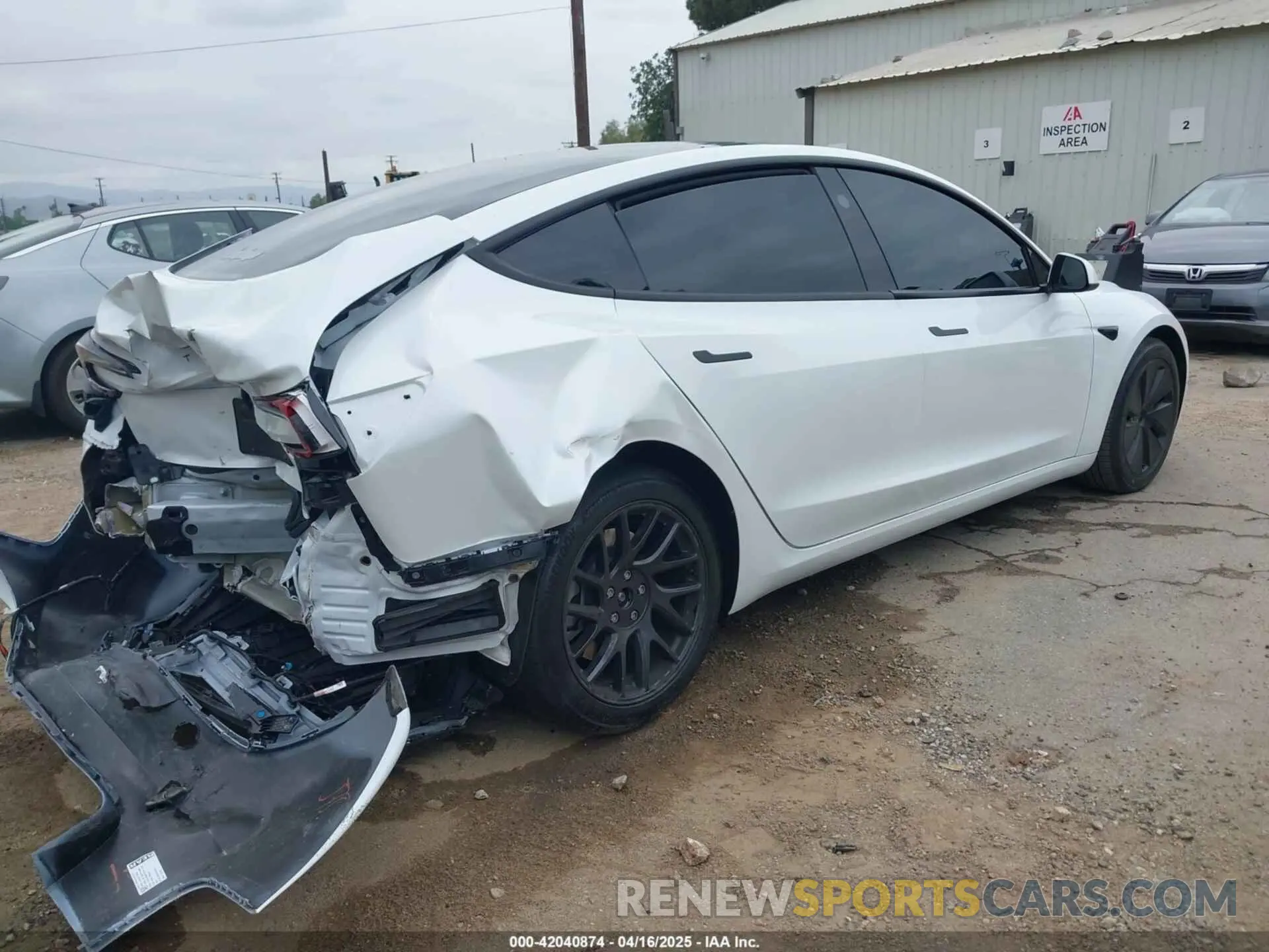 4 Фотография поврежденного автомобиля 5YJ3E1EB6RF842807 TESLA MODEL 3 2024