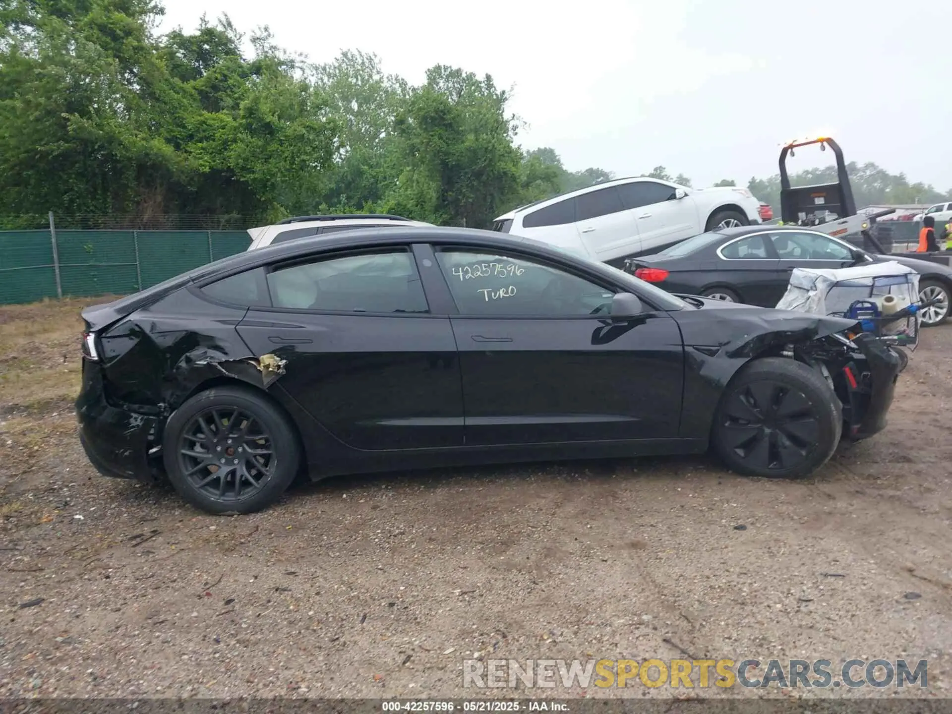 12 Фотография поврежденного автомобиля 5YJ3E1EB7RF717234 TESLA MODEL 3 2024