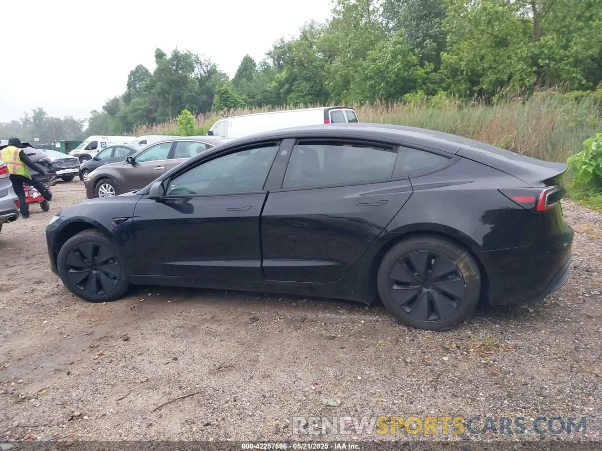 13 Фотография поврежденного автомобиля 5YJ3E1EB7RF717234 TESLA MODEL 3 2024