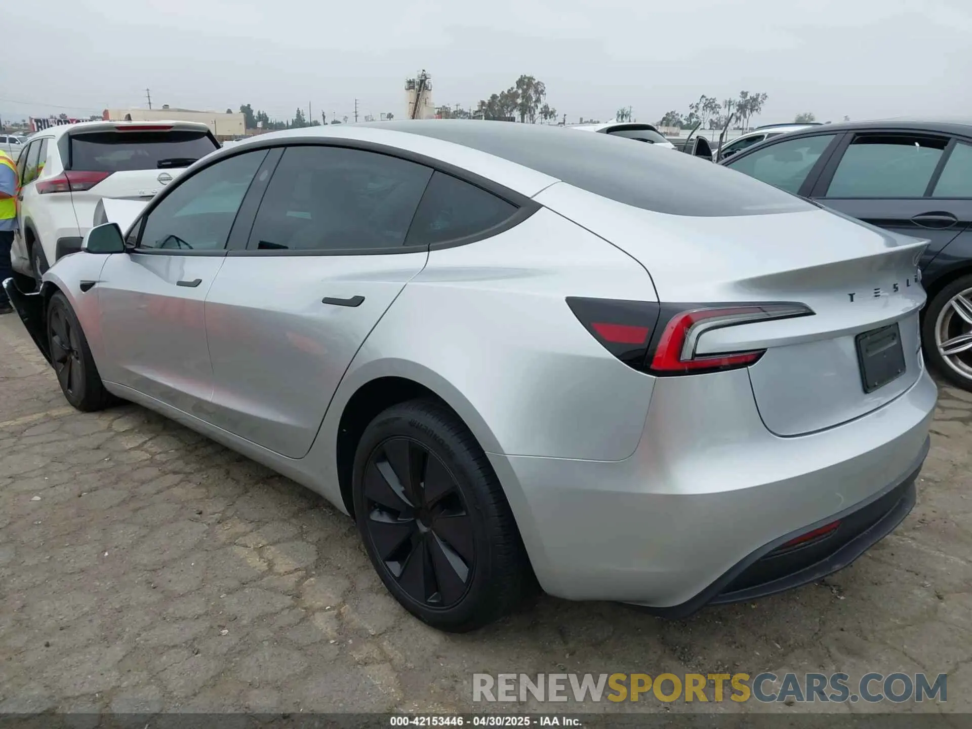 3 Фотография поврежденного автомобиля 5YJ3E1EB7RF754672 TESLA MODEL 3 2024