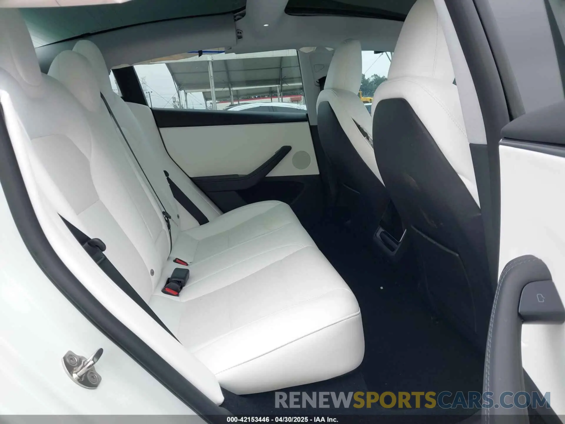 8 Фотография поврежденного автомобиля 5YJ3E1EB7RF754672 TESLA MODEL 3 2024