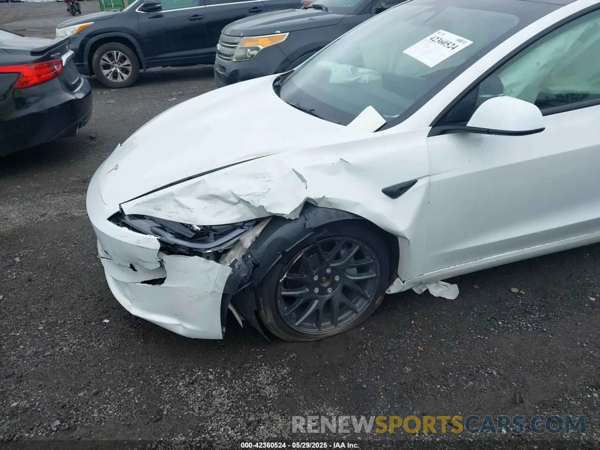 18 Photograph of a damaged car 5YJ3E1EB7RF821805 TESLA MODEL 3 2024