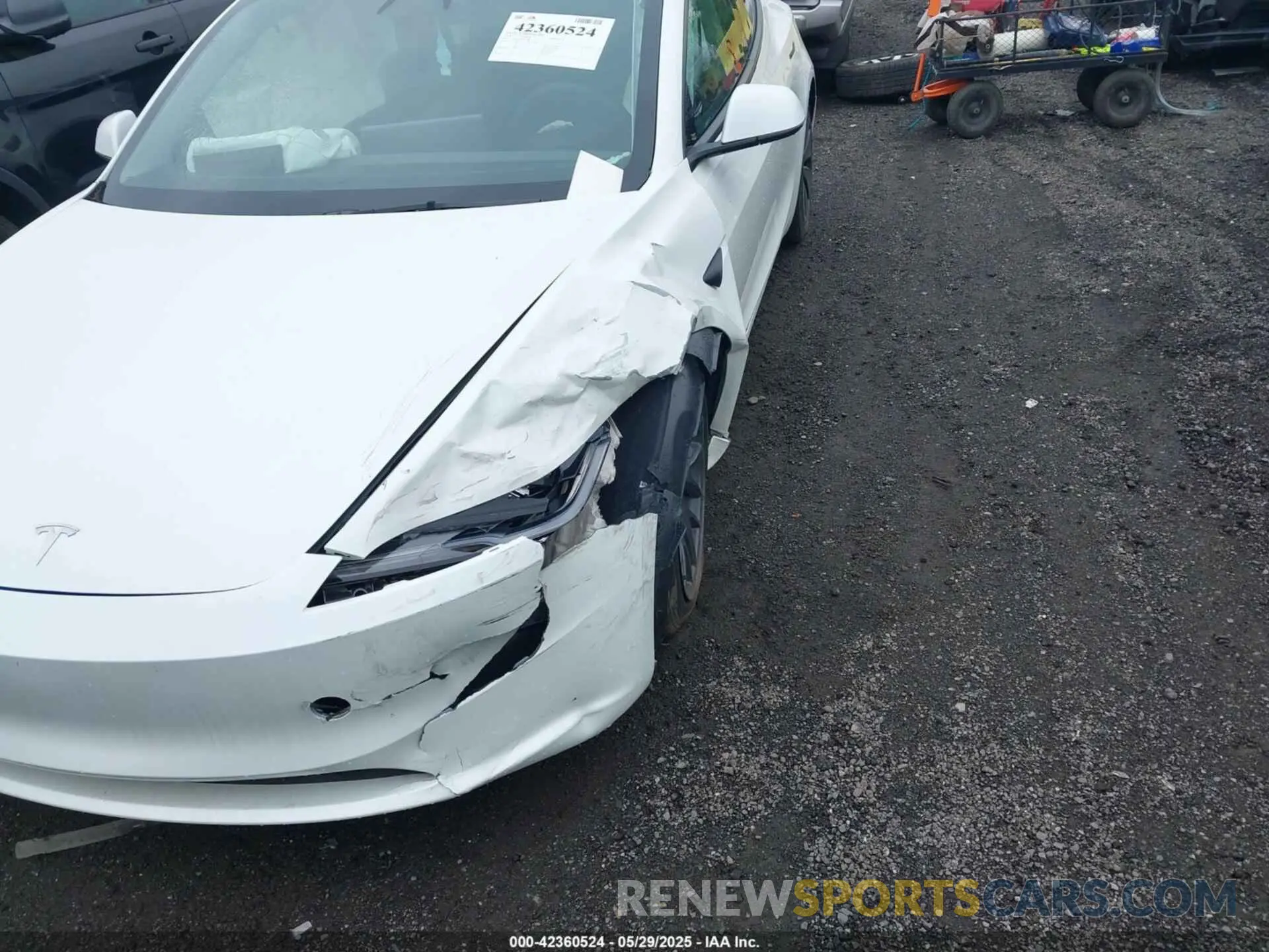 19 Photograph of a damaged car 5YJ3E1EB7RF821805 TESLA MODEL 3 2024