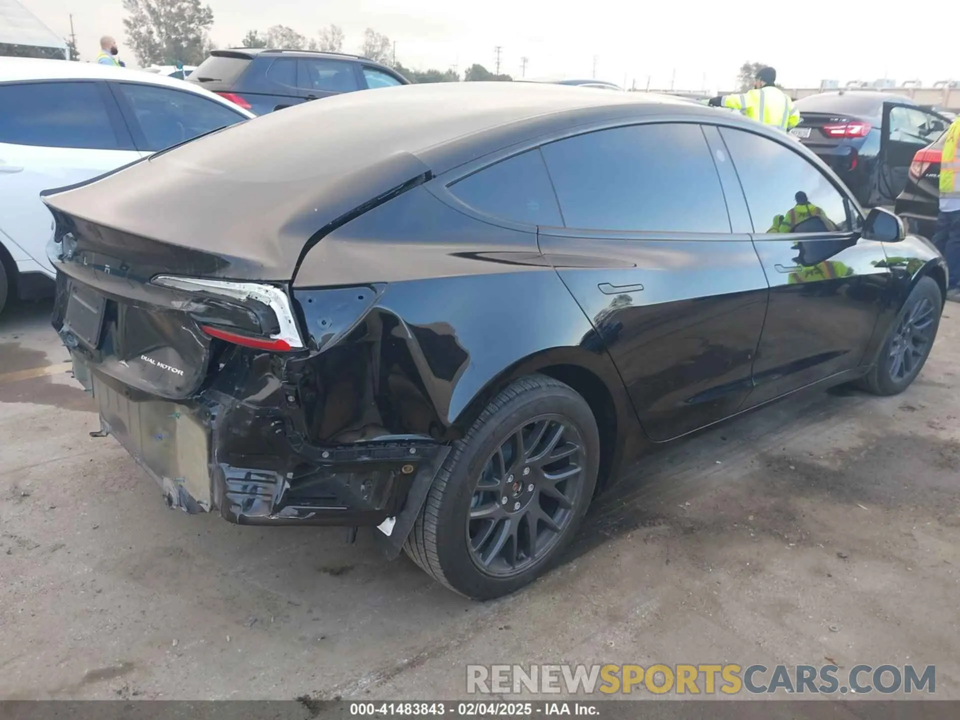 4 Photograph of a damaged car 5YJ3E1EB8RF789477 TESLA MODEL 3 2024
