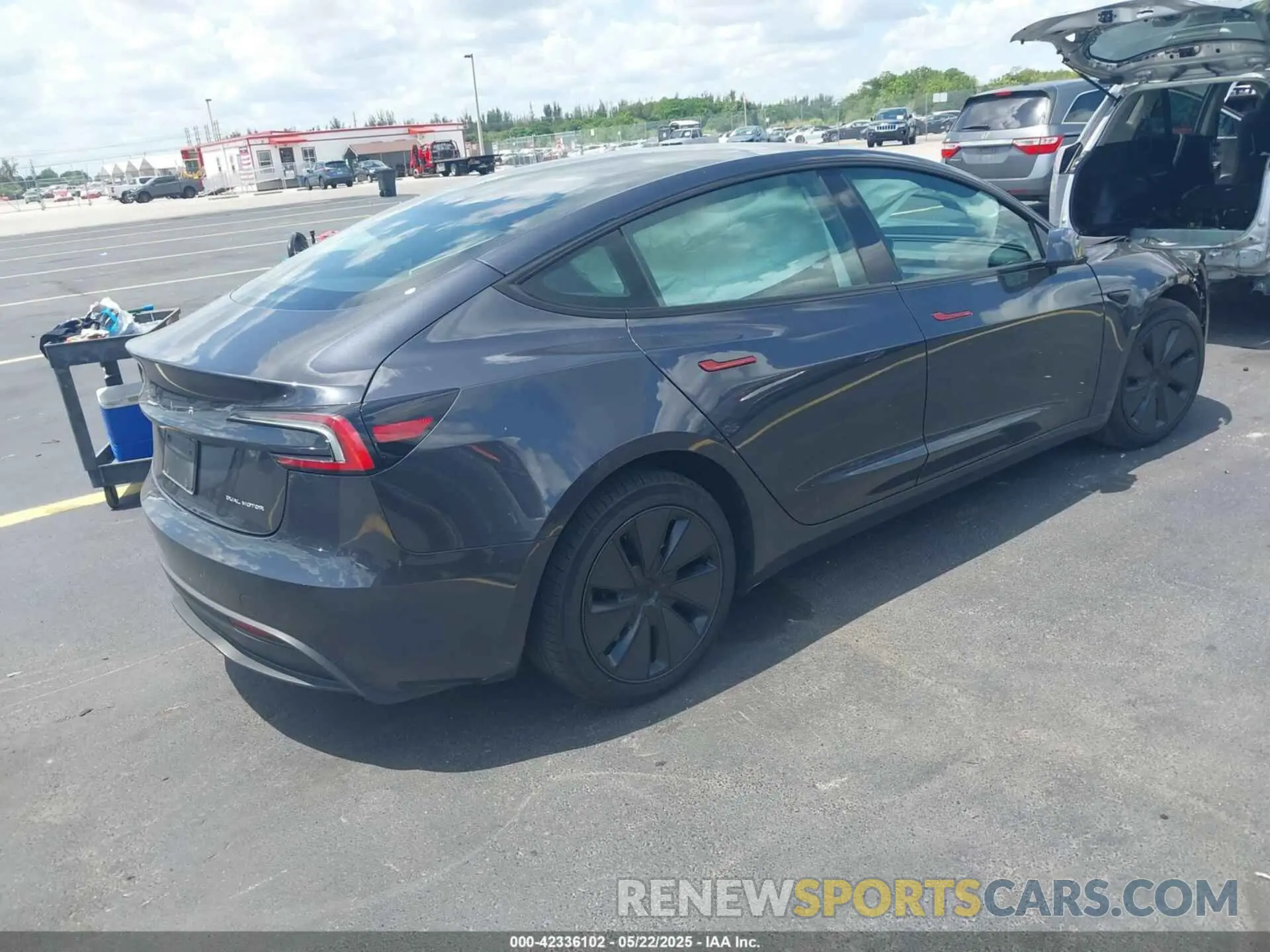 4 Photograph of a damaged car 5YJ3E1EB8RF797501 TESLA MODEL 3 2024