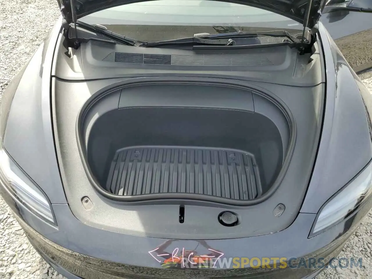 11 Photograph of a damaged car 5YJ3E1EB9RF816038 TESLA MODEL 3 2024