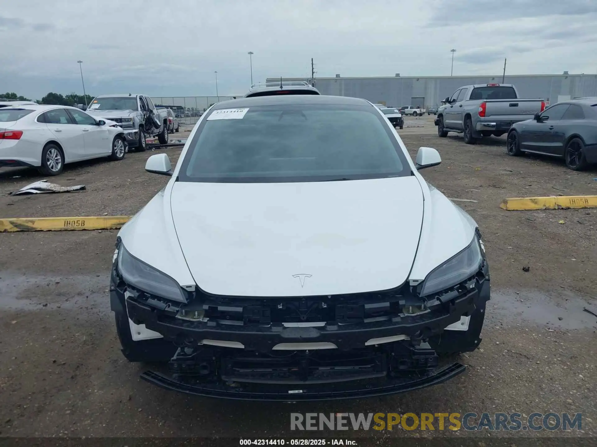 12 Фотография поврежденного автомобиля 5YJ3E1EBXRF770011 TESLA MODEL 3 2024