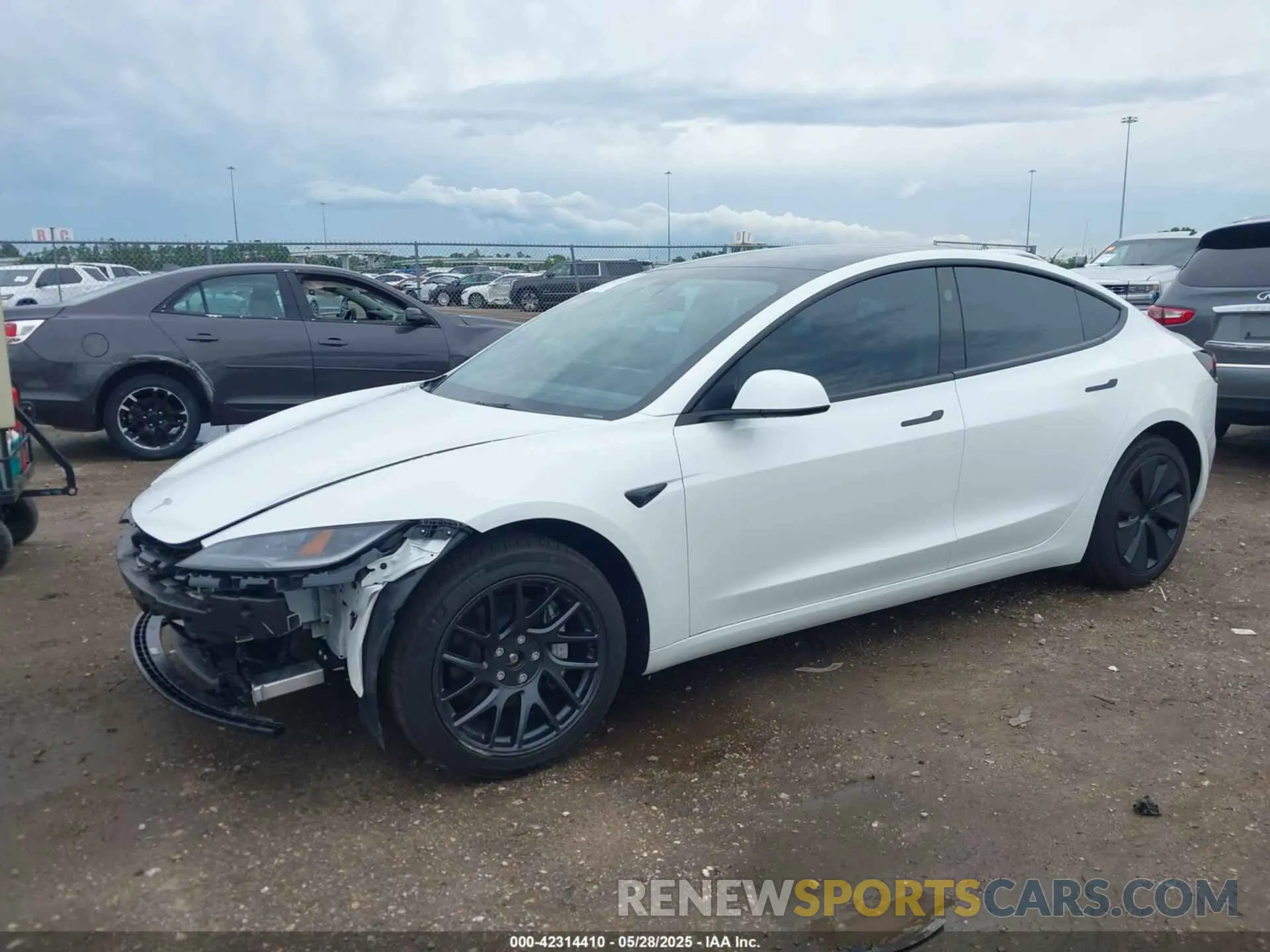 2 Фотография поврежденного автомобиля 5YJ3E1EBXRF770011 TESLA MODEL 3 2024