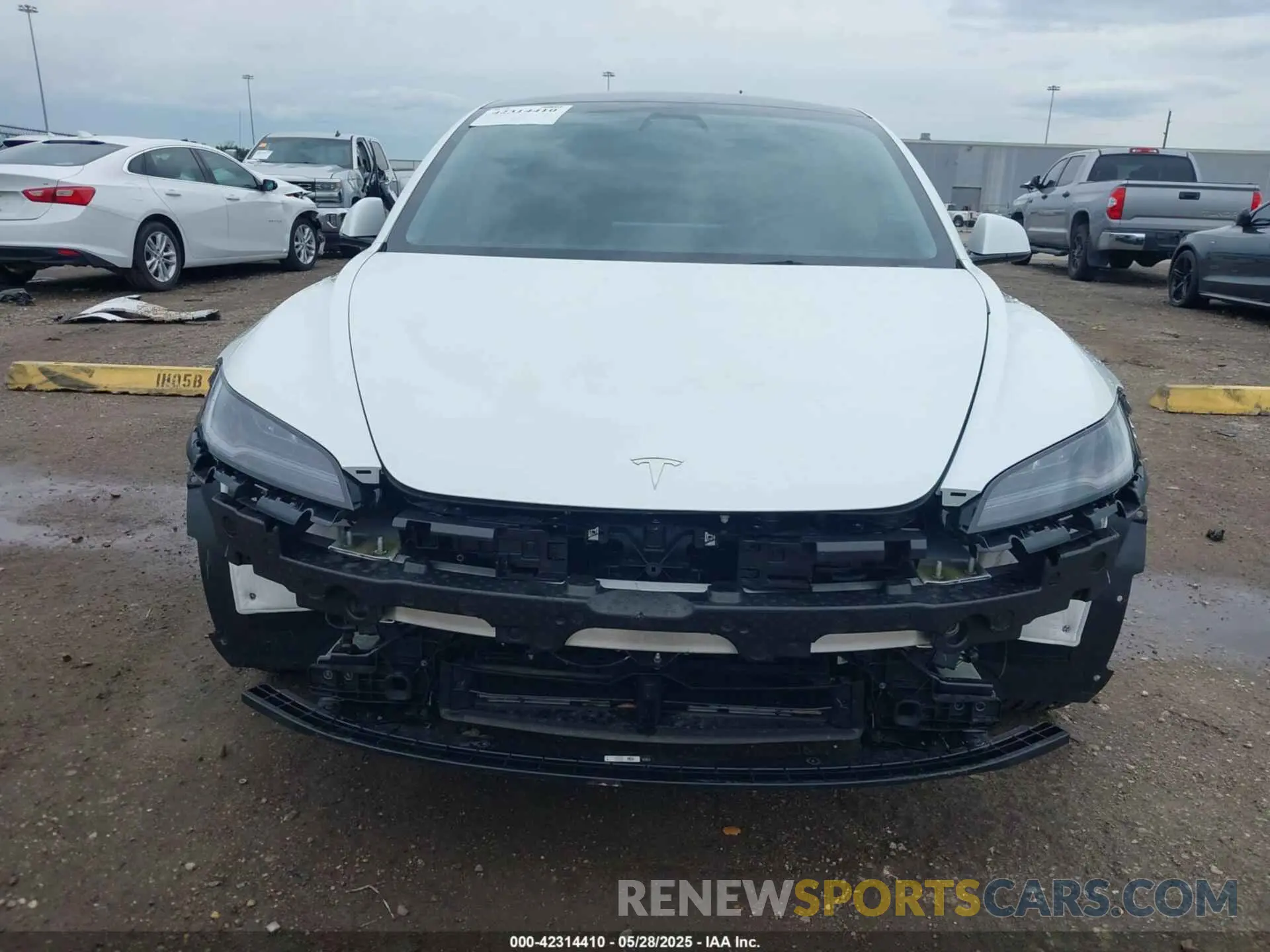 6 Фотография поврежденного автомобиля 5YJ3E1EBXRF770011 TESLA MODEL 3 2024