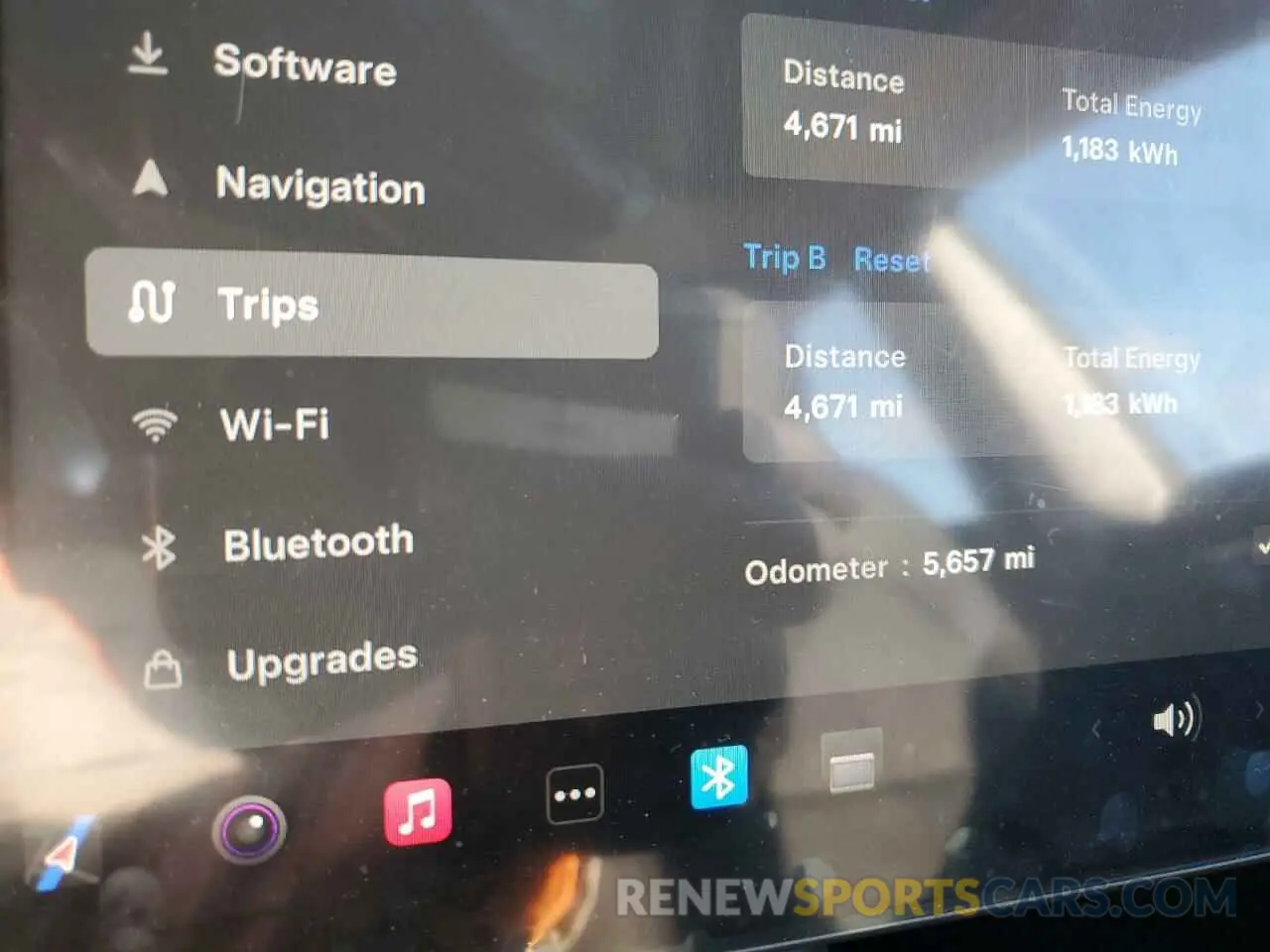 9 Photograph of a damaged car 5YJ3E1EBXRF841790 TESLA MODEL 3 2024