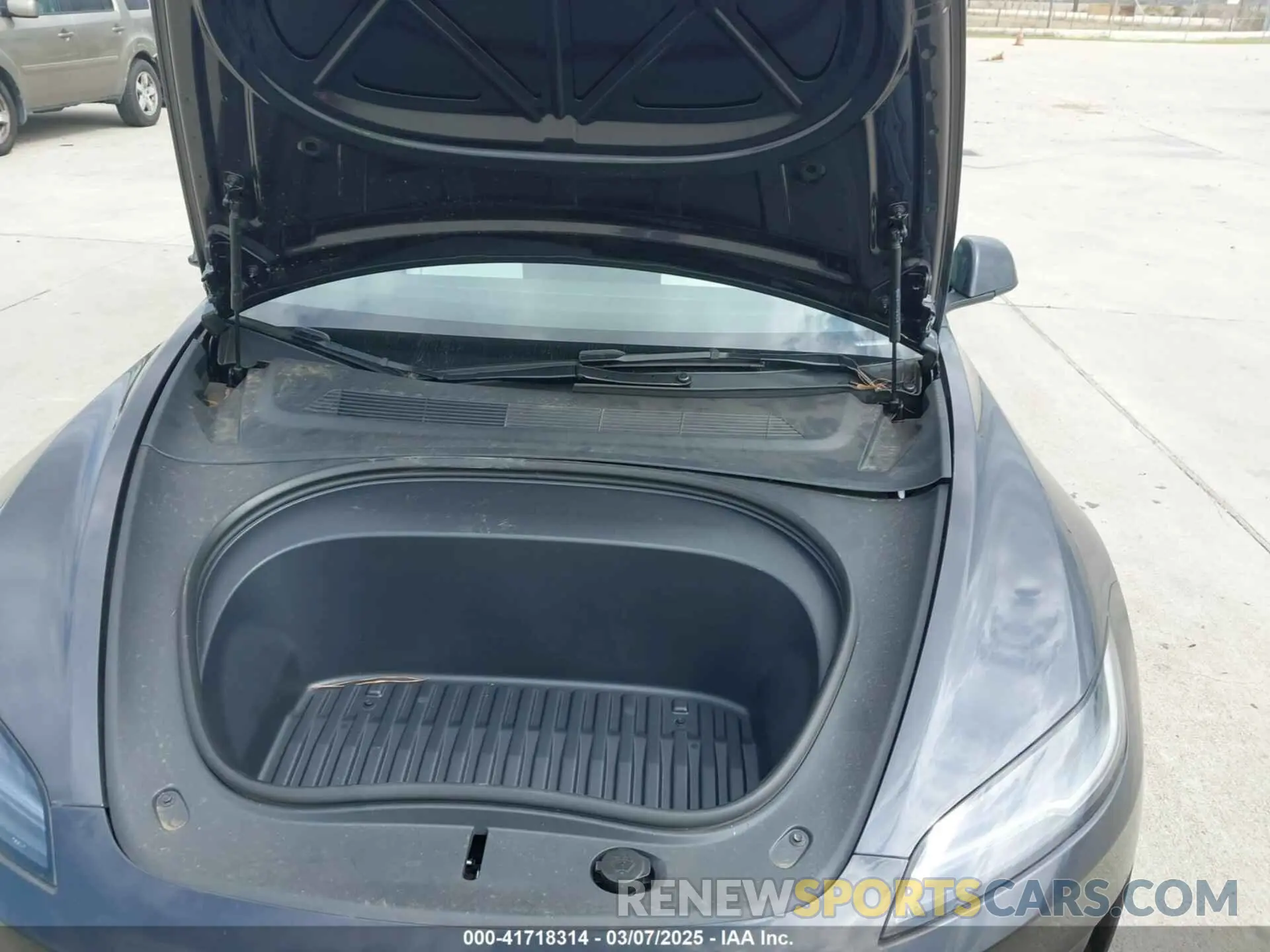 10 Photograph of a damaged car 5YJ3E1ET0RF842987 TESLA MODEL 3 2024