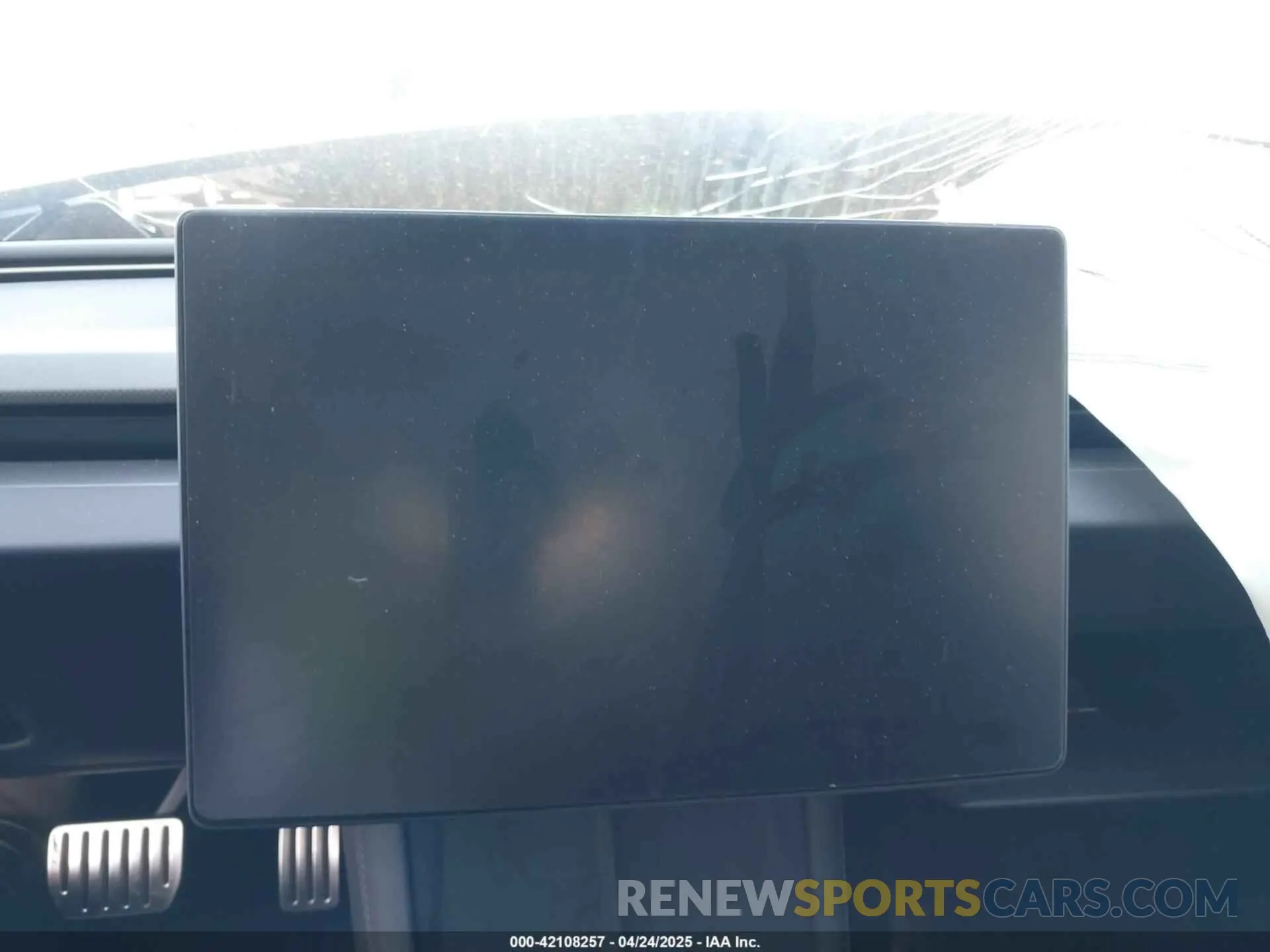 18 Photograph of a damaged car 5YJ3E1ET0RF880929 TESLA MODEL 3 2024