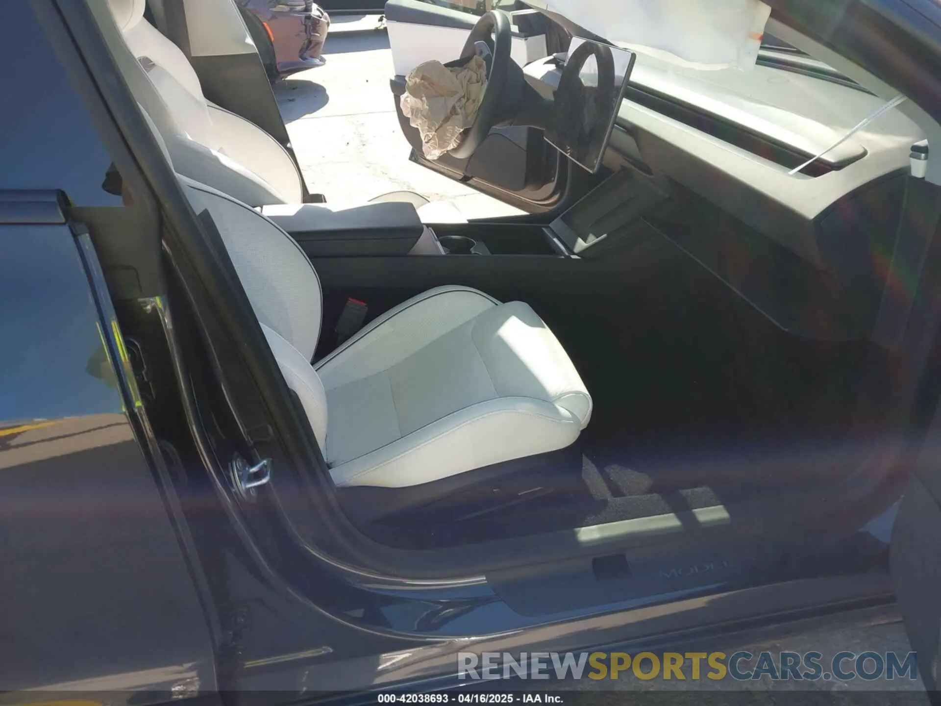5 Photograph of a damaged car 5YJ3E1ET0RF900709 TESLA MODEL 3 2024