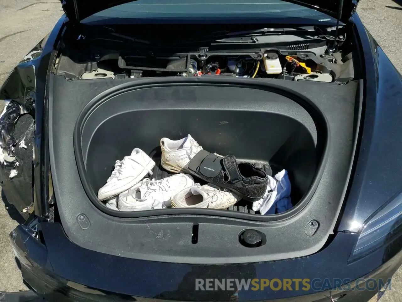 11 Photograph of a damaged car 5YJ3E1ET2RF891298 TESLA MODEL 3 2024