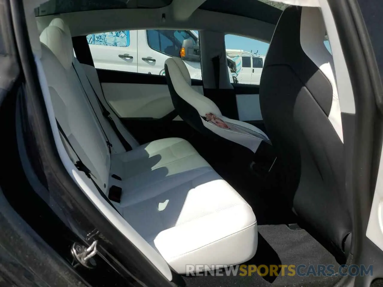 10 Фотография поврежденного автомобиля 5YJ3E1ET3RF836570 TESLA MODEL 3 2024