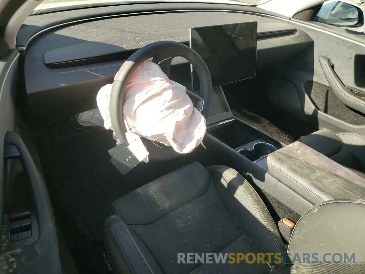 8 Photograph of a damaged car 5YJ3E1ET4RF827439 TESLA MODEL 3 2024