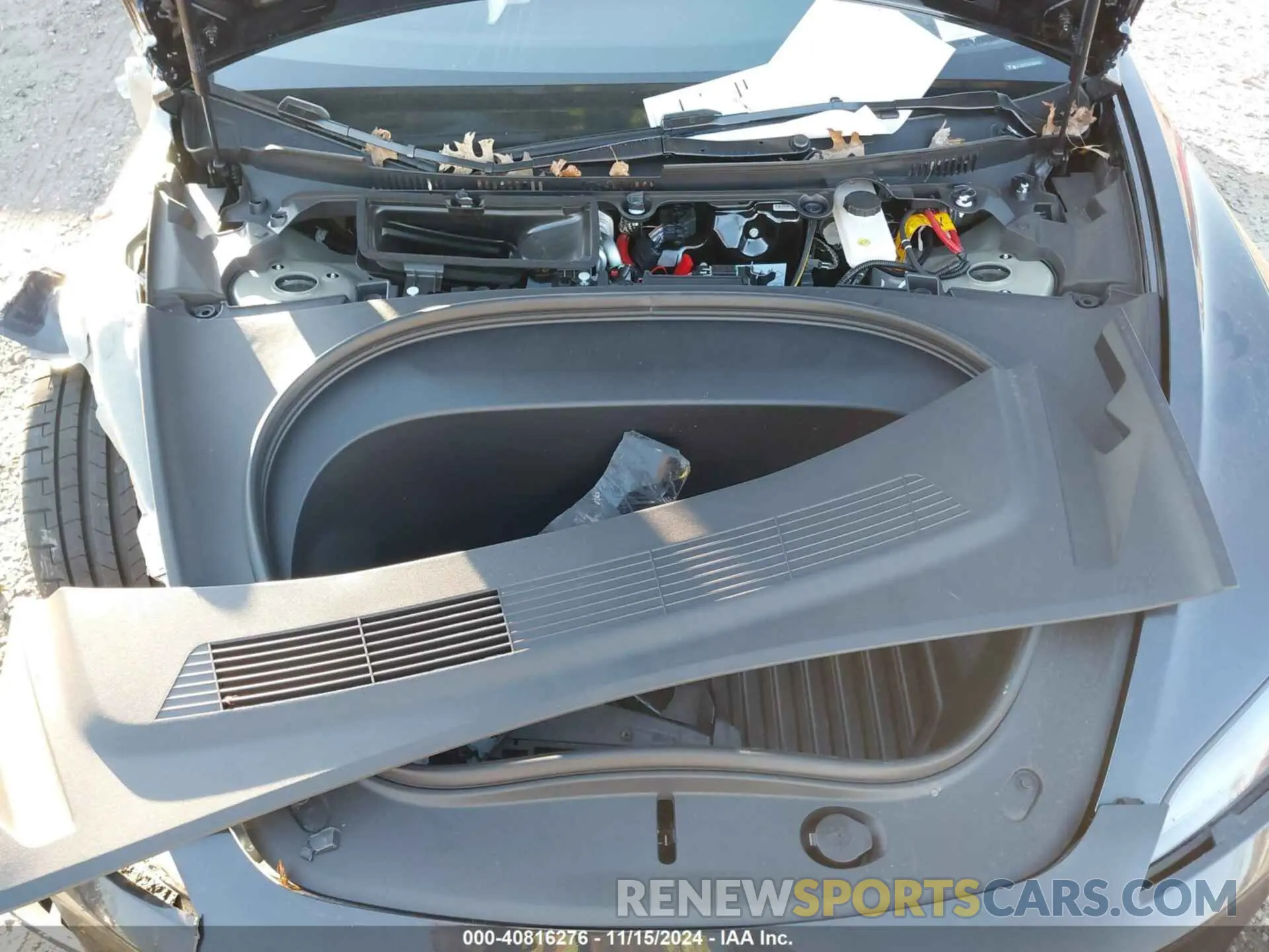 10 Photograph of a damaged car 5YJ3E1ET4RF868928 TESLA MODEL 3 2024