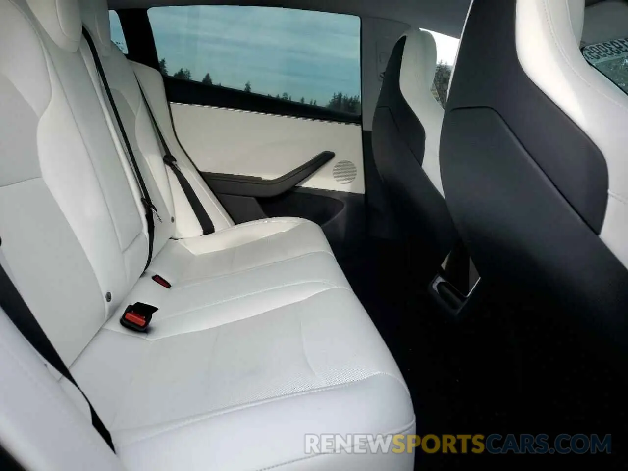 10 Photograph of a damaged car 5YJ3E1ET8RF849654 TESLA MODEL 3 2024