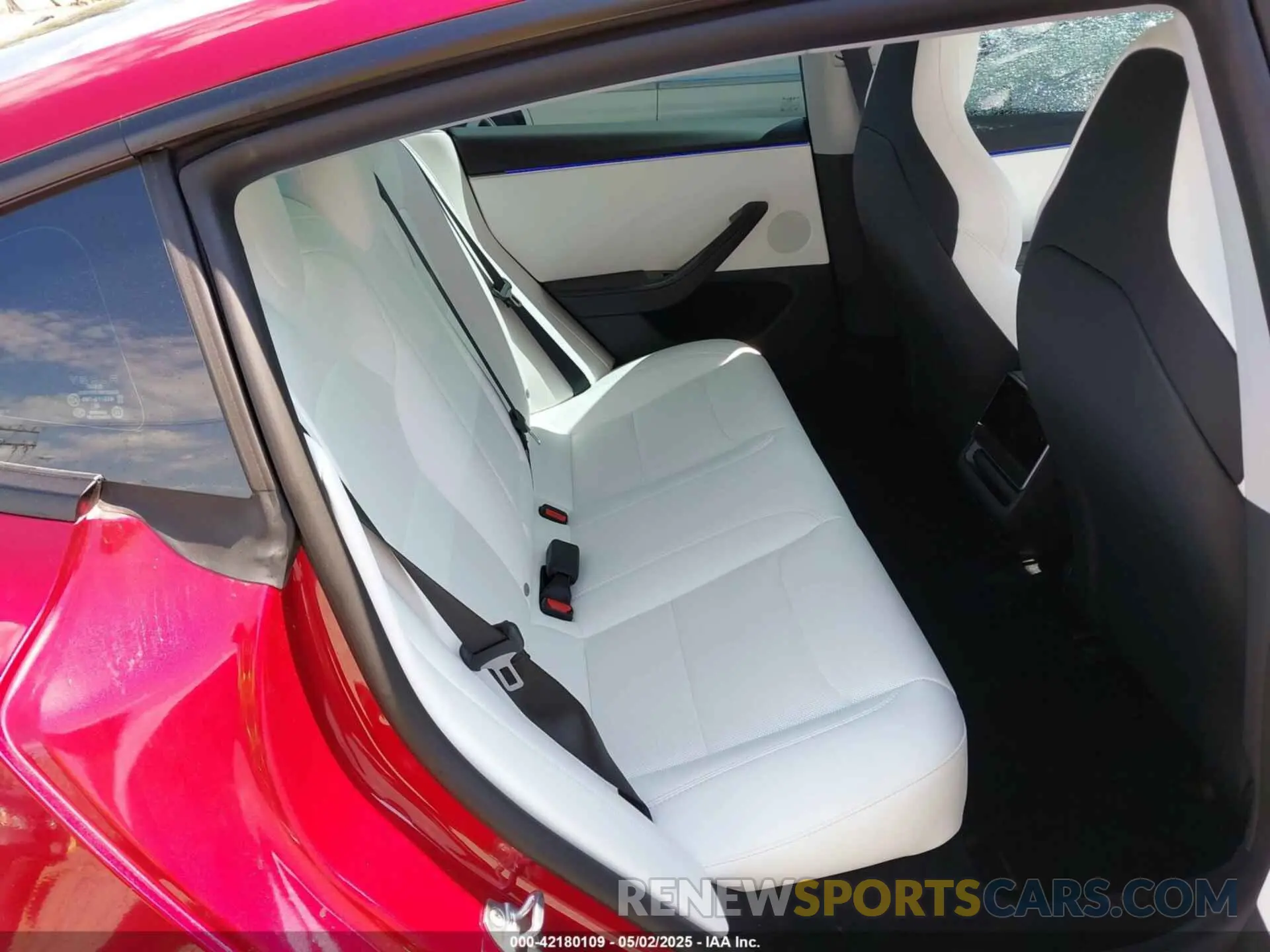 8 Photograph of a damaged car 5YJ3E1ET9RF897132 TESLA MODEL 3 2024