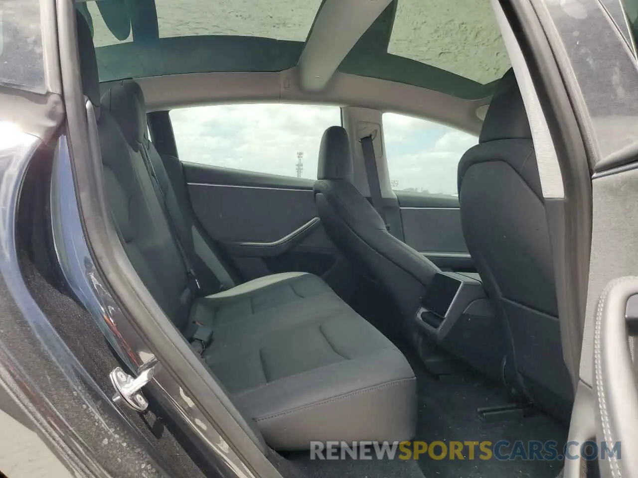 10 Photograph of a damaged car 5YJ3E1EA0SF935156 TESLA MODEL 3 2025