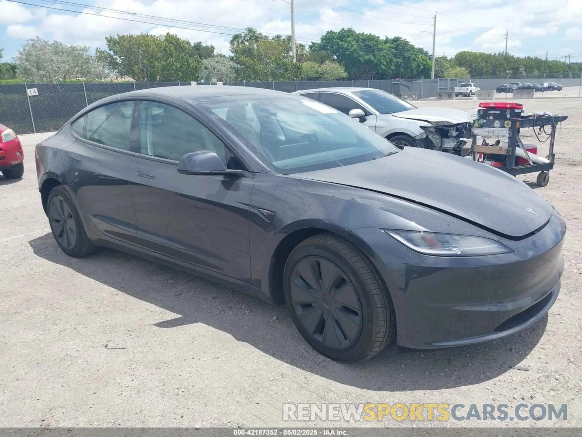 1 Фотография поврежденного автомобиля 5YJ3E1EA1SF903204 TESLA MODEL 3 2025
