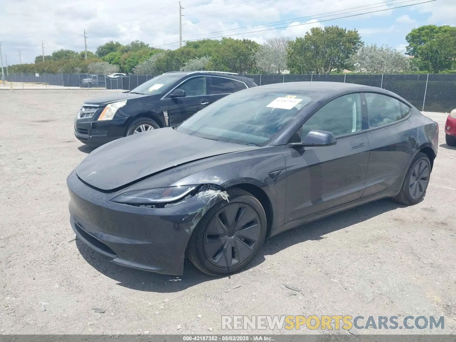 2 Фотография поврежденного автомобиля 5YJ3E1EA1SF903204 TESLA MODEL 3 2025