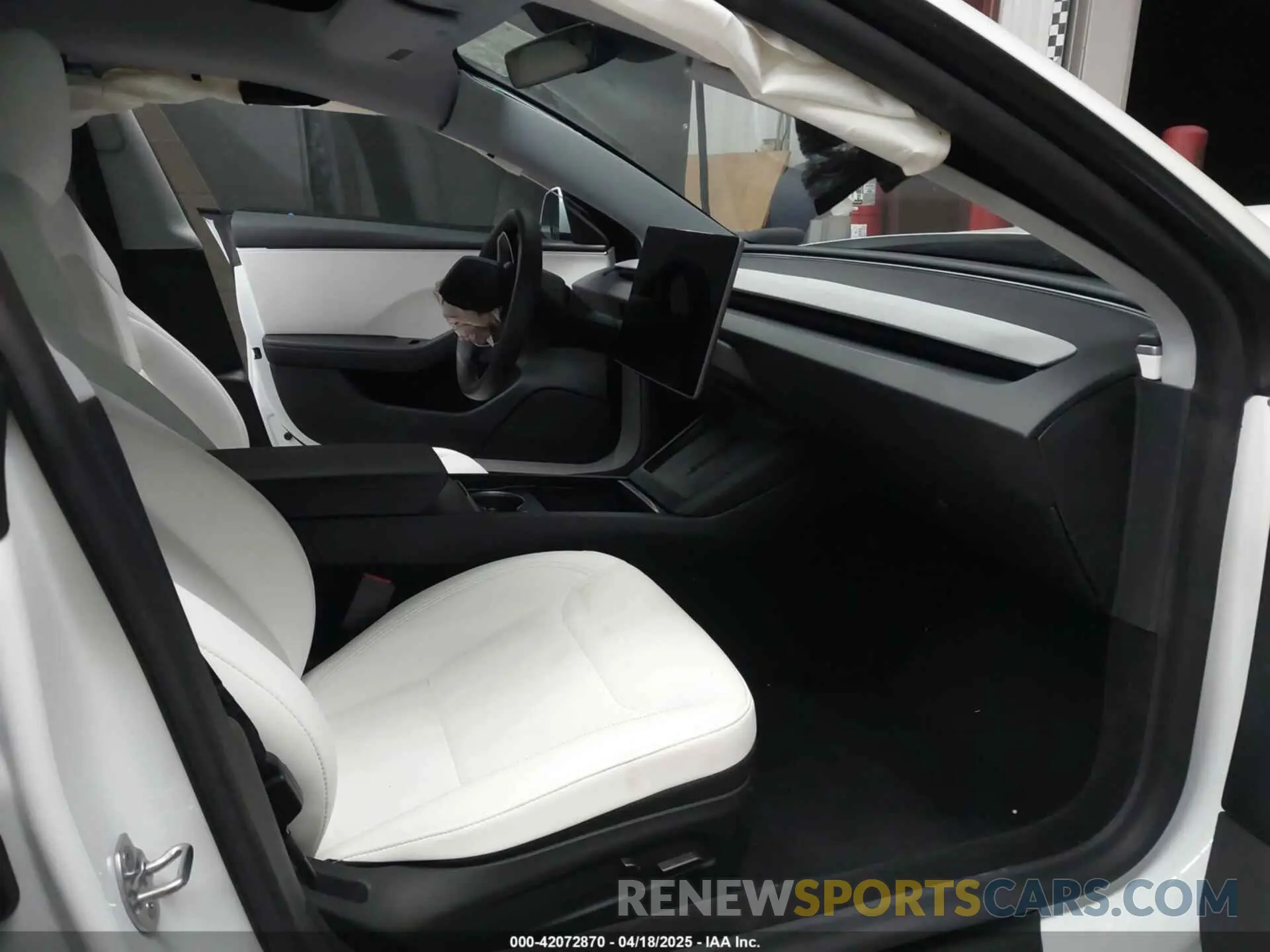 5 Photograph of a damaged car 5YJ3E1EA1SF913182 TESLA MODEL 3 2025
