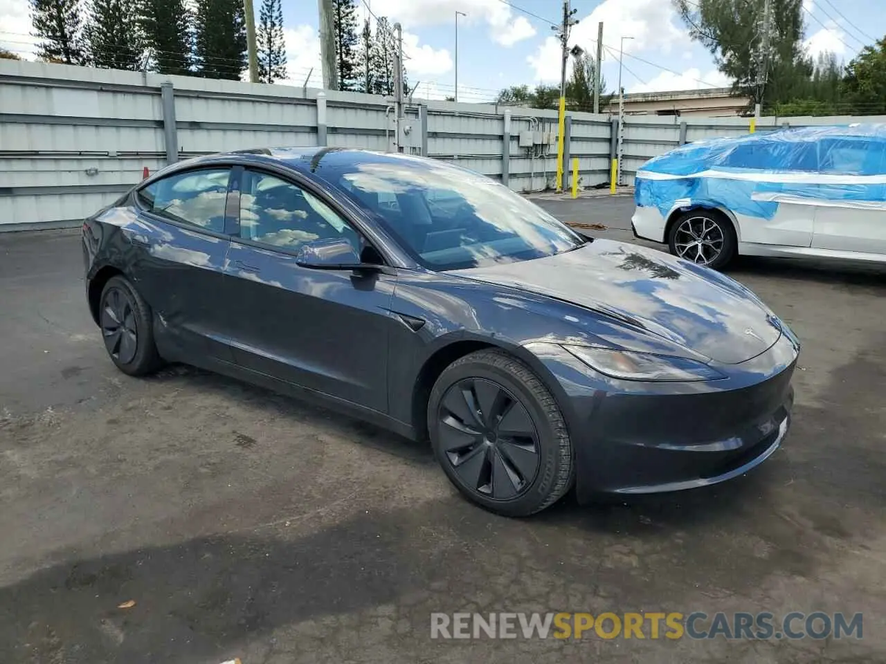 4 Photograph of a damaged car 5YJ3E1EA1SF938356 TESLA MODEL 3 2025