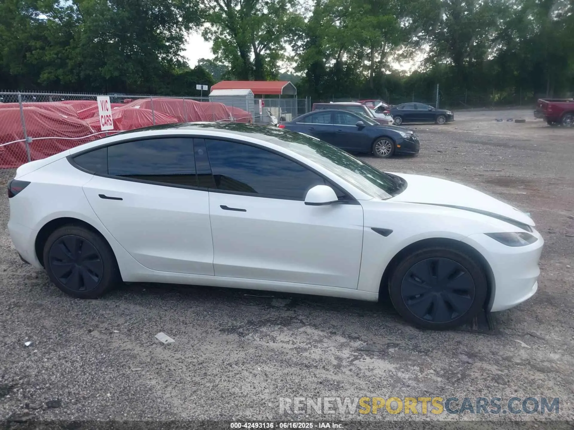 13 Фотография поврежденного автомобиля 5YJ3E1EA1SF973320 TESLA MODEL 3 2025