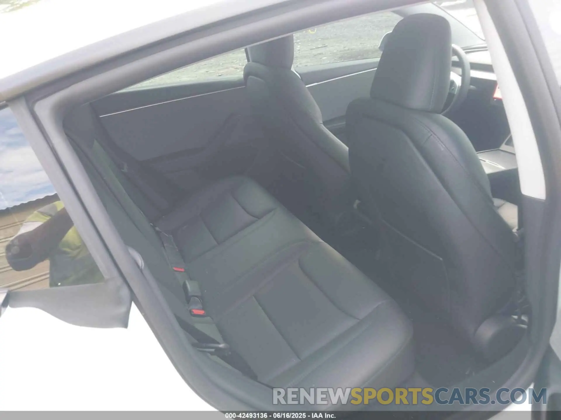 8 Фотография поврежденного автомобиля 5YJ3E1EA1SF973320 TESLA MODEL 3 2025