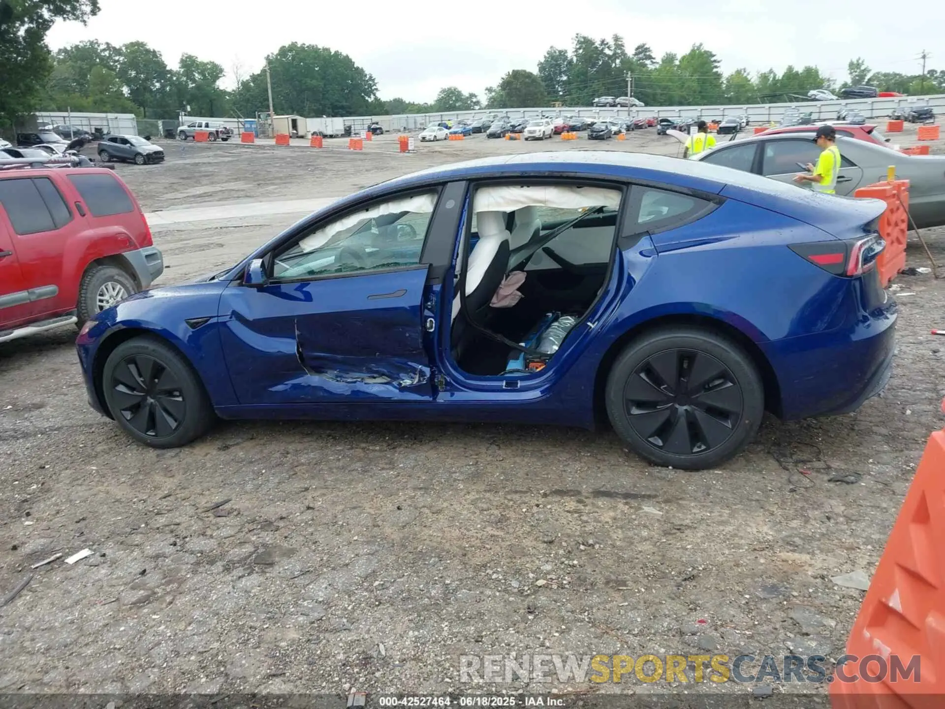 13 Фотография поврежденного автомобиля 5YJ3E1EA2SF001516 TESLA MODEL 3 2025