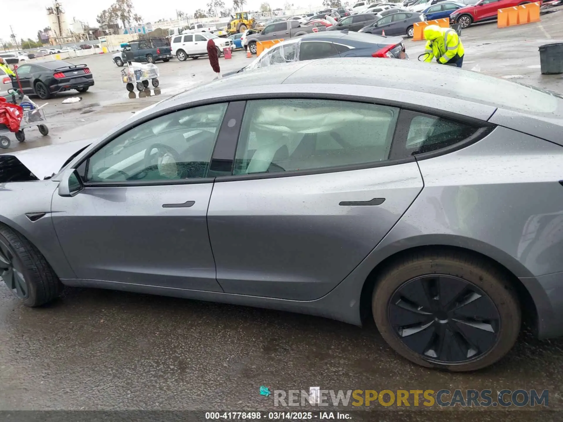 14 Фотография поврежденного автомобиля 5YJ3E1EA2SF885408 TESLA MODEL 3 2025