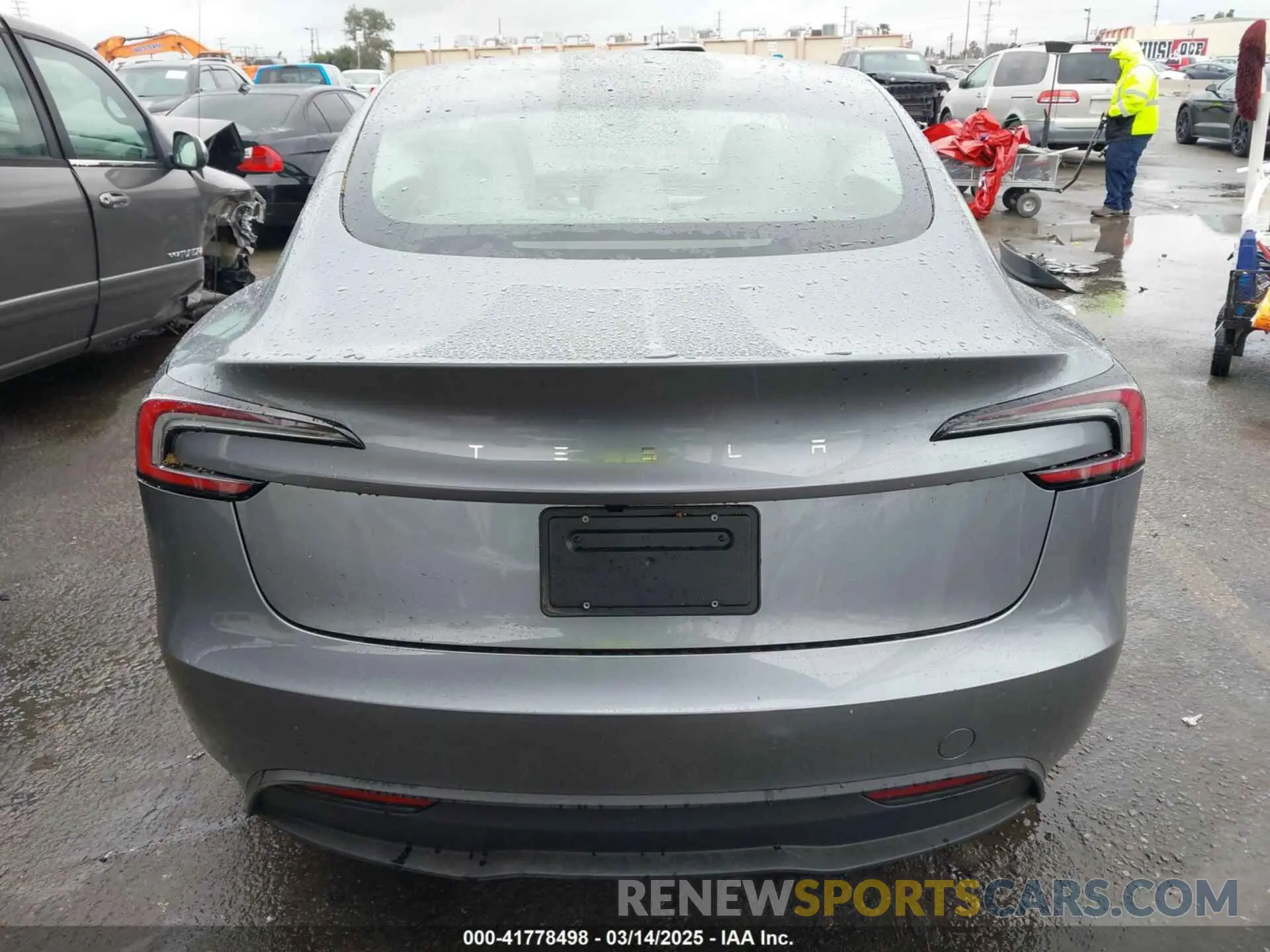 16 Фотография поврежденного автомобиля 5YJ3E1EA2SF885408 TESLA MODEL 3 2025