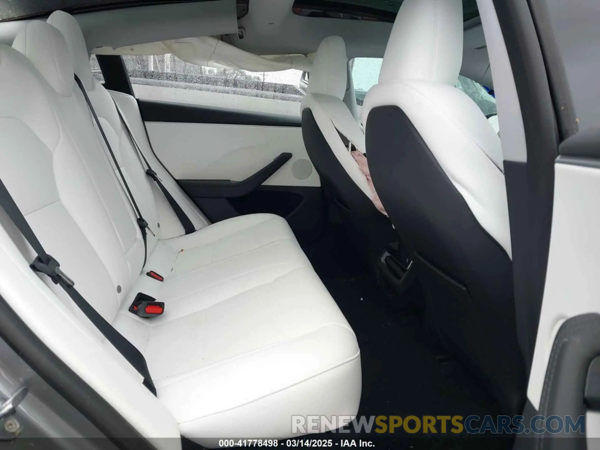 8 Фотография поврежденного автомобиля 5YJ3E1EA2SF885408 TESLA MODEL 3 2025