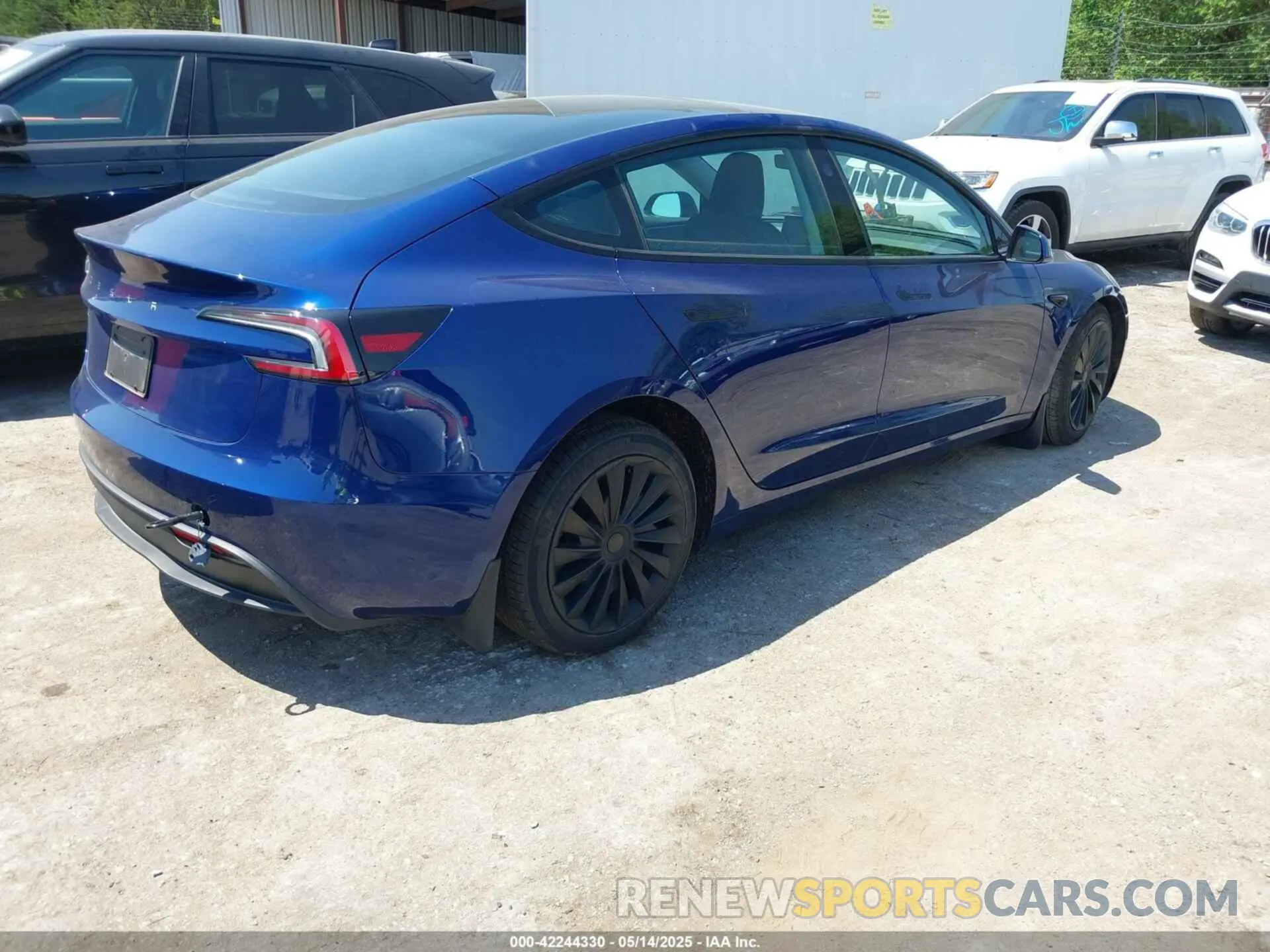 4 Photograph of a damaged car 5YJ3E1EA2SF895887 TESLA MODEL 3 2025