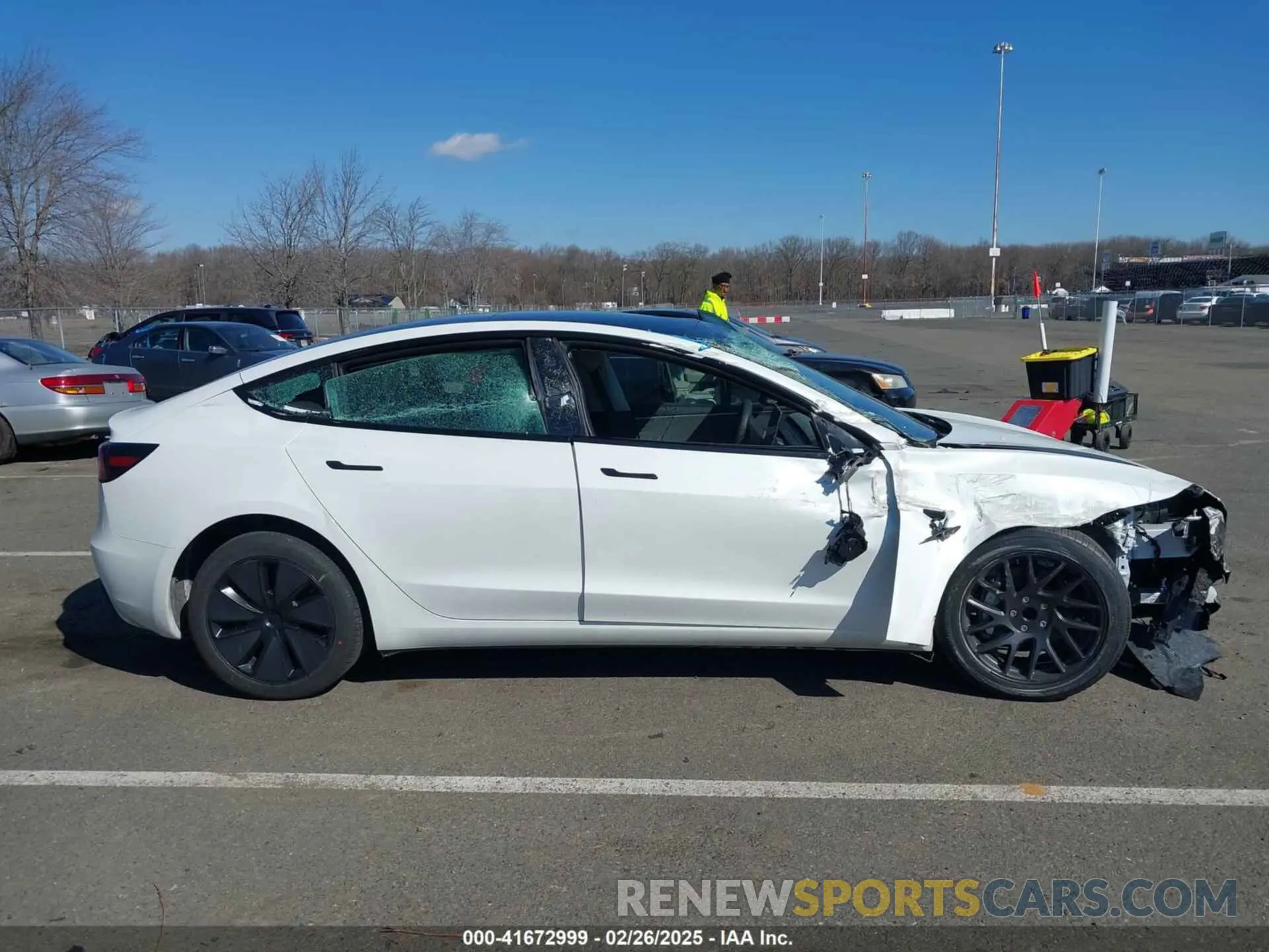 13 Фотография поврежденного автомобиля 5YJ3E1EA2SF912817 TESLA MODEL 3 2025
