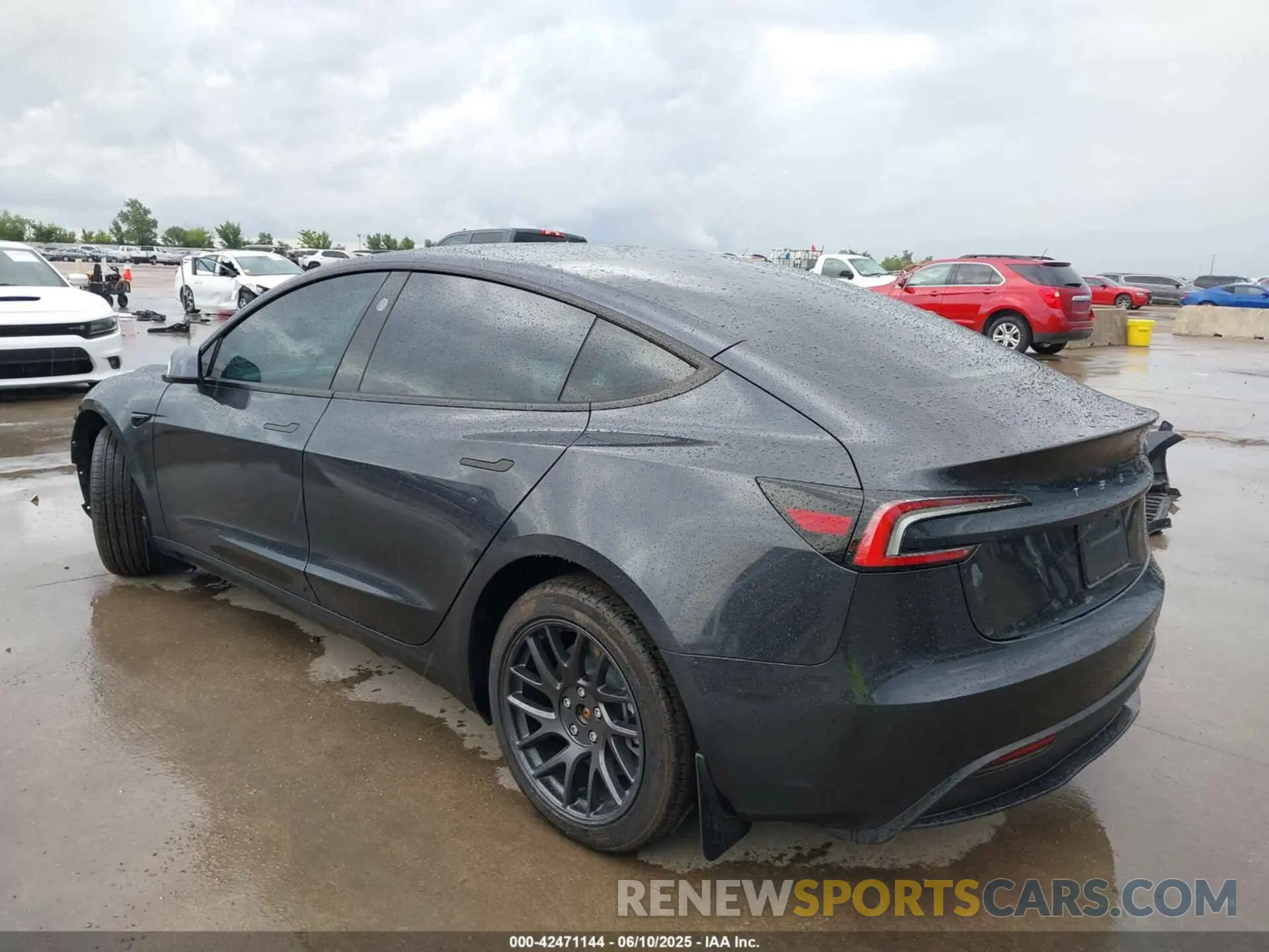 3 Фотография поврежденного автомобиля 5YJ3E1EA2SF913370 TESLA MODEL 3 2025