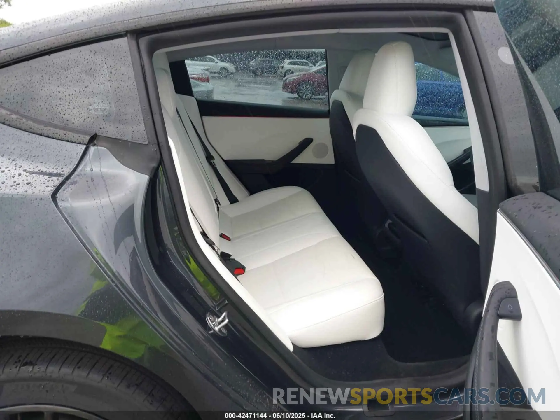 8 Фотография поврежденного автомобиля 5YJ3E1EA2SF913370 TESLA MODEL 3 2025