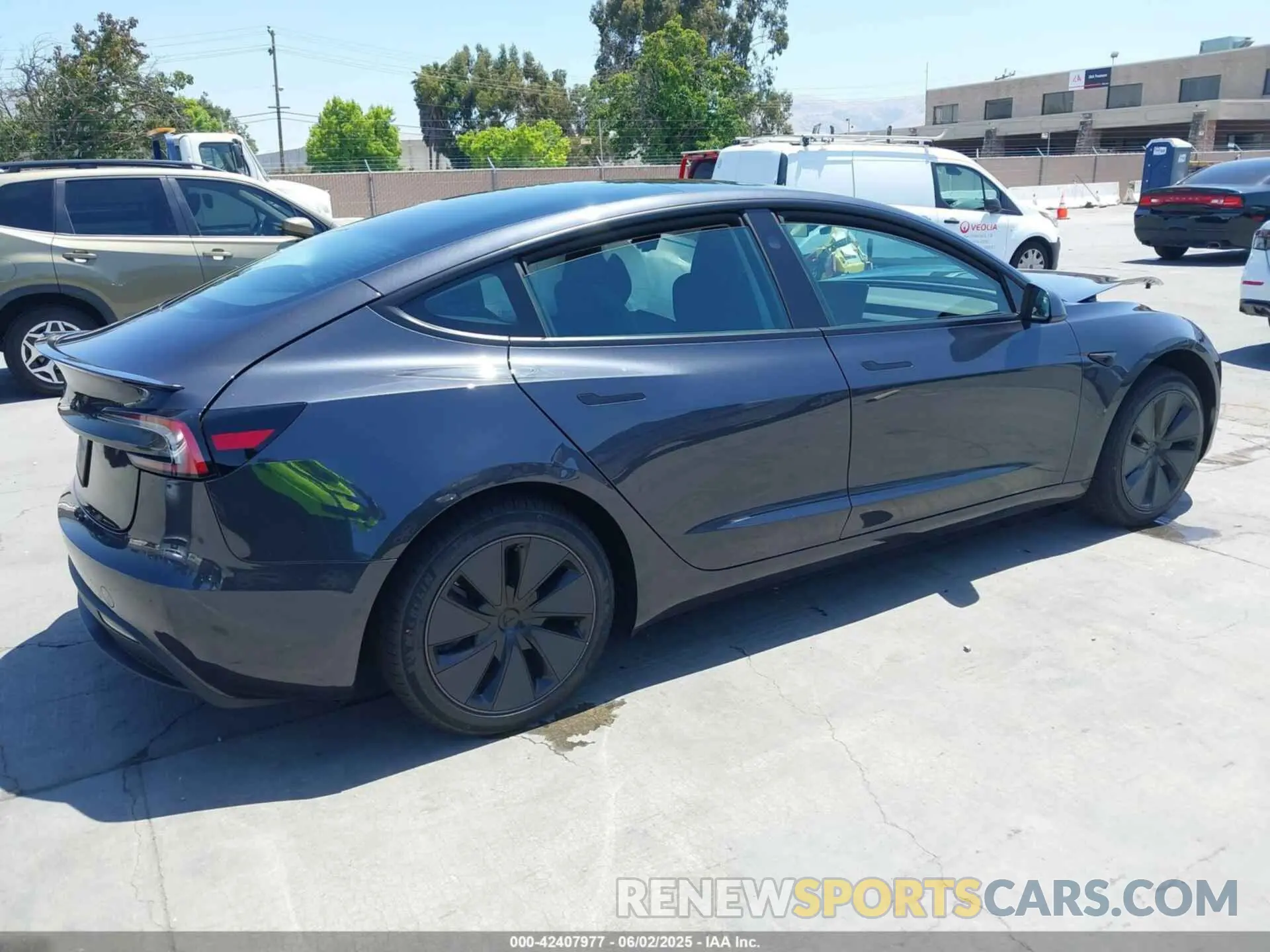 4 Photograph of a damaged car 5YJ3E1EA3SF020964 TESLA MODEL 3 2025