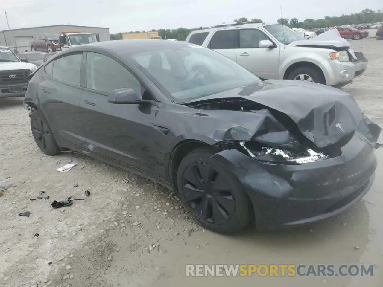 4 Photograph of a damaged car 5YJ3E1EA3SF975750 TESLA MODEL 3 2025