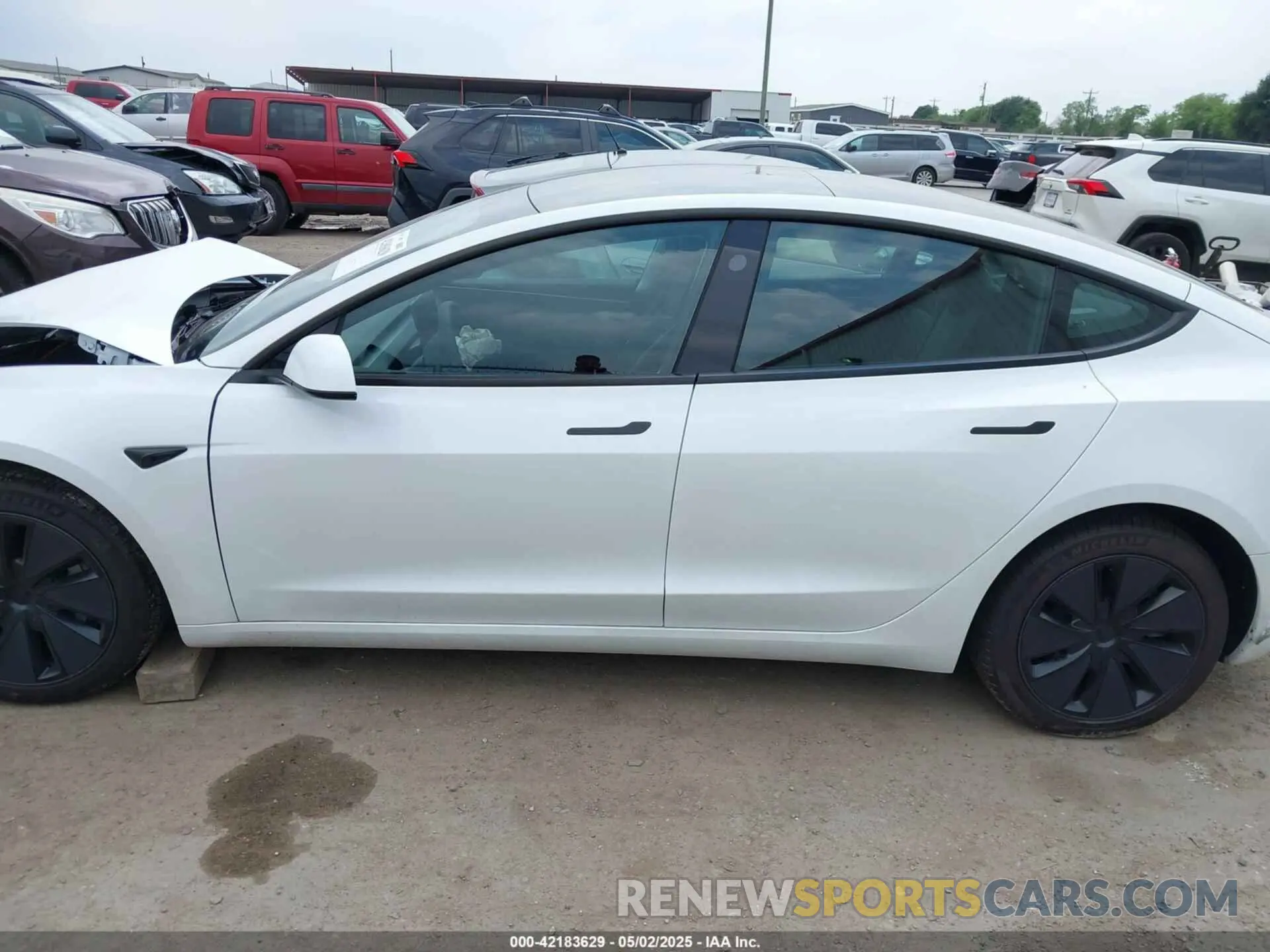 14 Фотография поврежденного автомобиля 5YJ3E1EA3SF987428 TESLA MODEL 3 2025