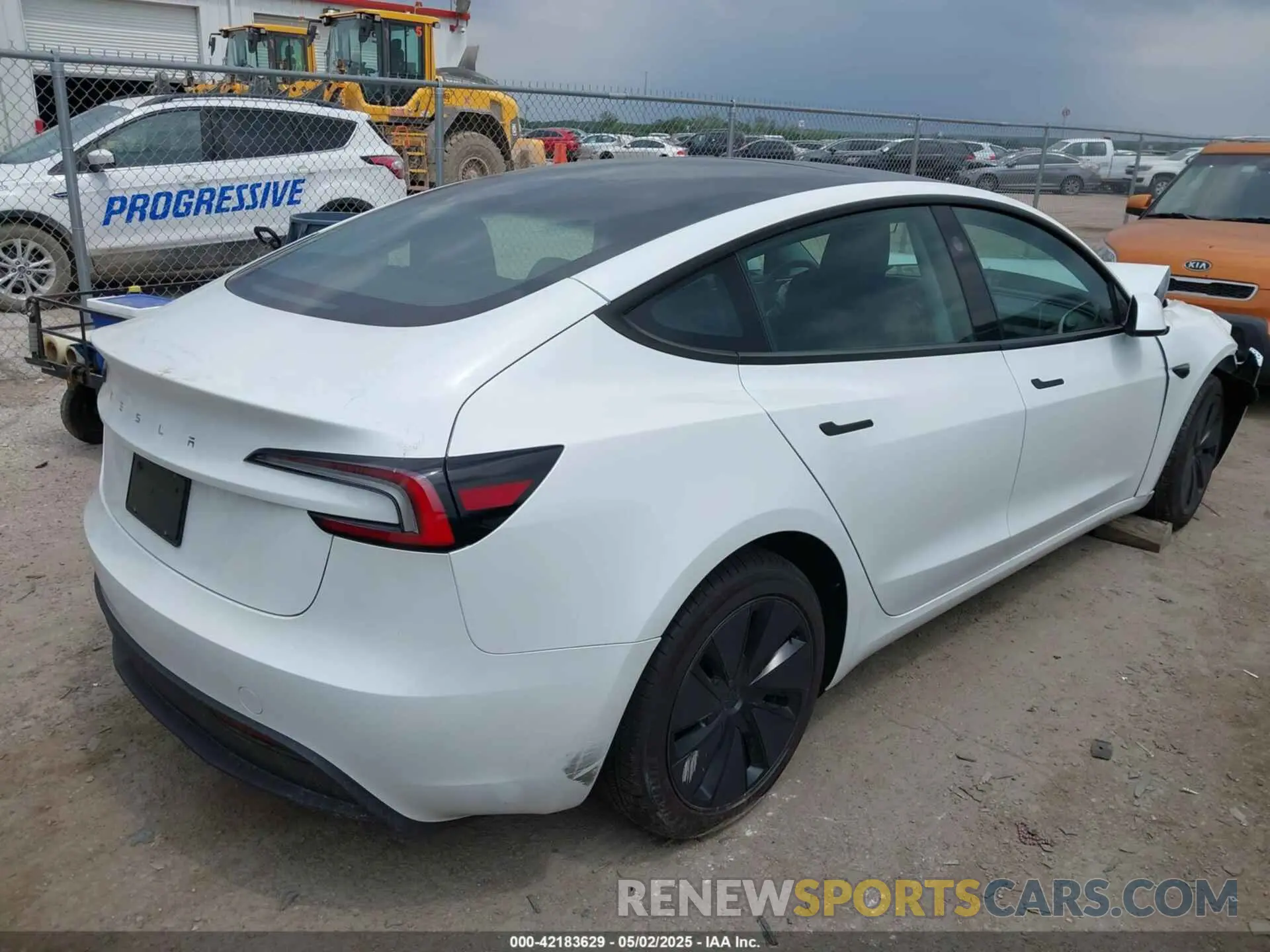 4 Фотография поврежденного автомобиля 5YJ3E1EA3SF987428 TESLA MODEL 3 2025
