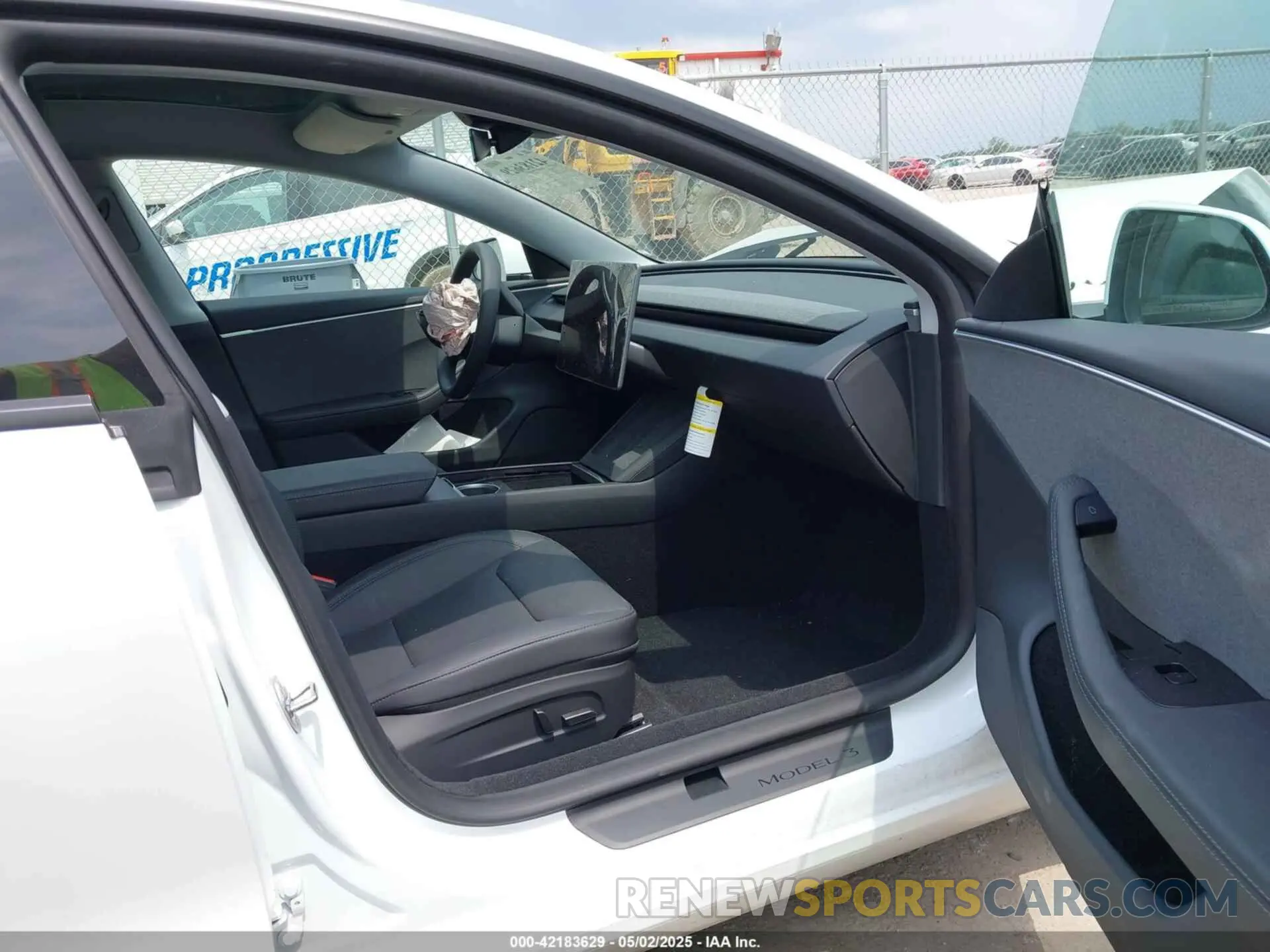 5 Фотография поврежденного автомобиля 5YJ3E1EA3SF987428 TESLA MODEL 3 2025