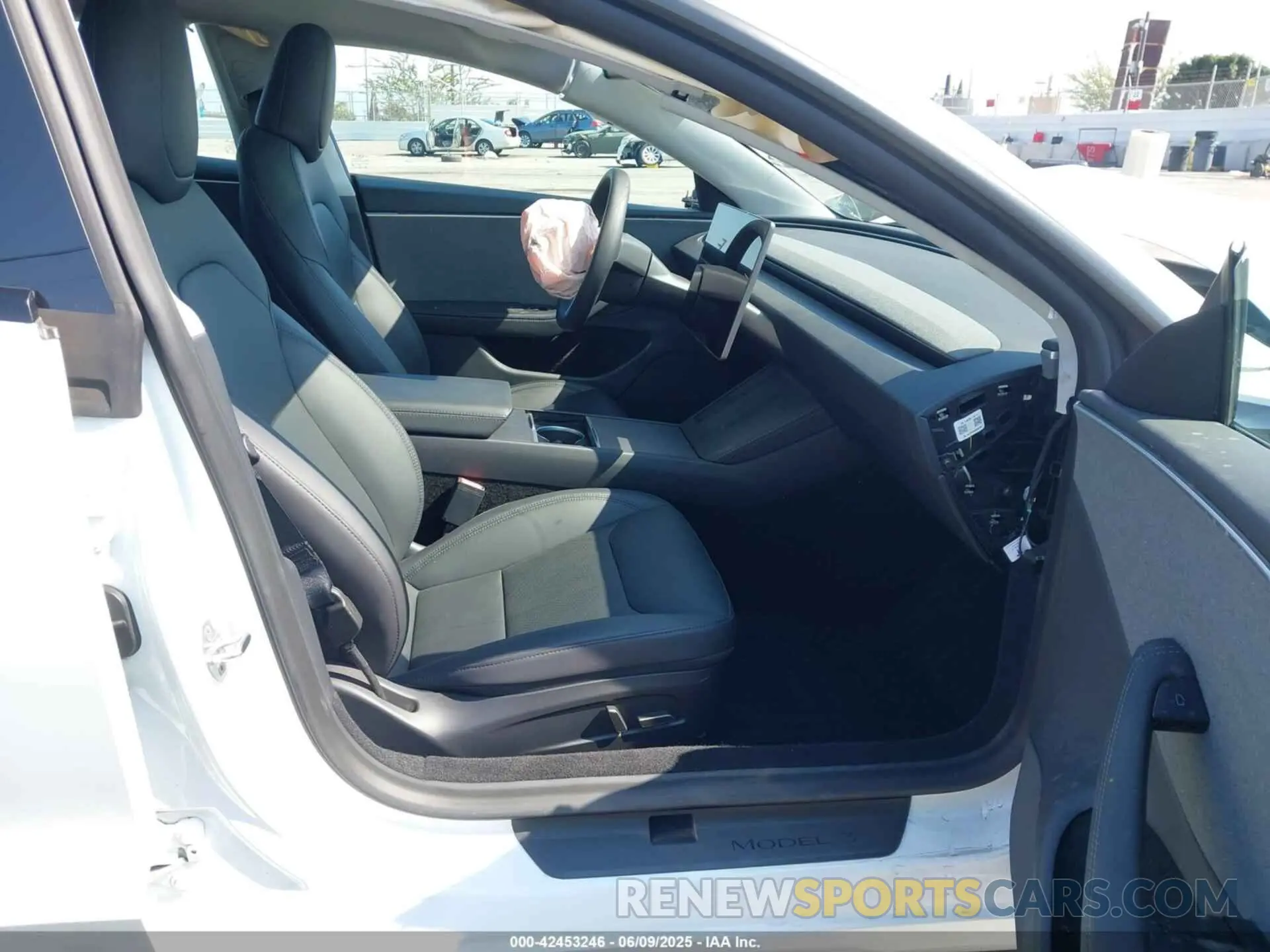 5 Фотография поврежденного автомобиля 5YJ3E1EA4SF903567 TESLA MODEL 3 2025