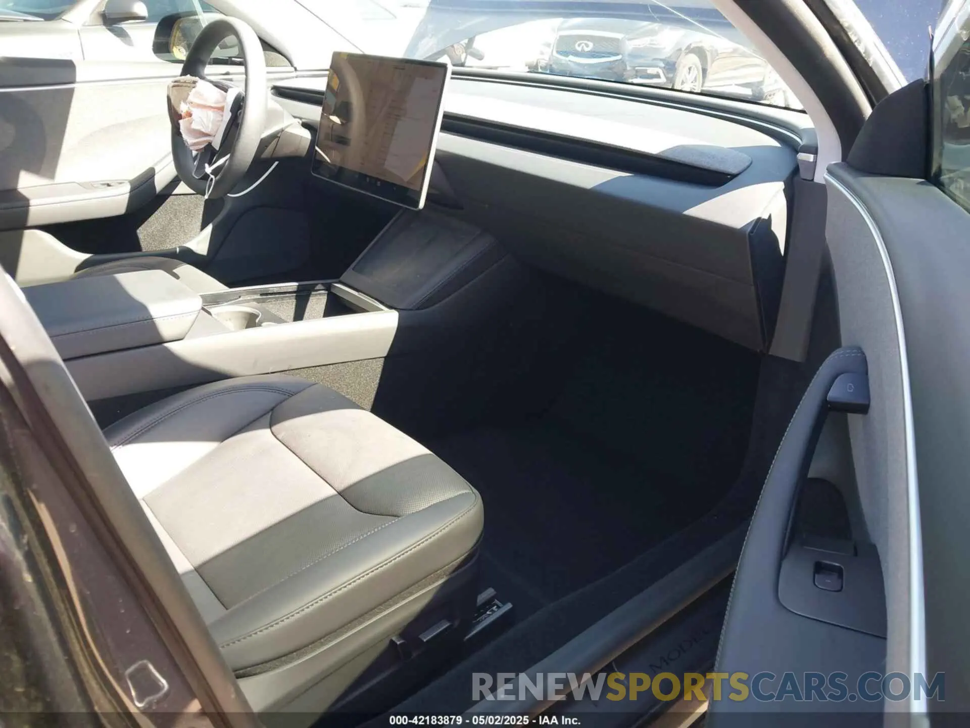 5 Photograph of a damaged car 5YJ3E1EA4SF938576 TESLA MODEL 3 2025