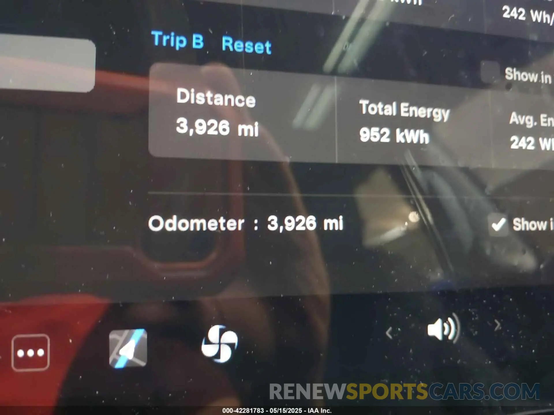 14 Photograph of a damaged car 5YJ3E1EA4SF952168 TESLA MODEL 3 2025