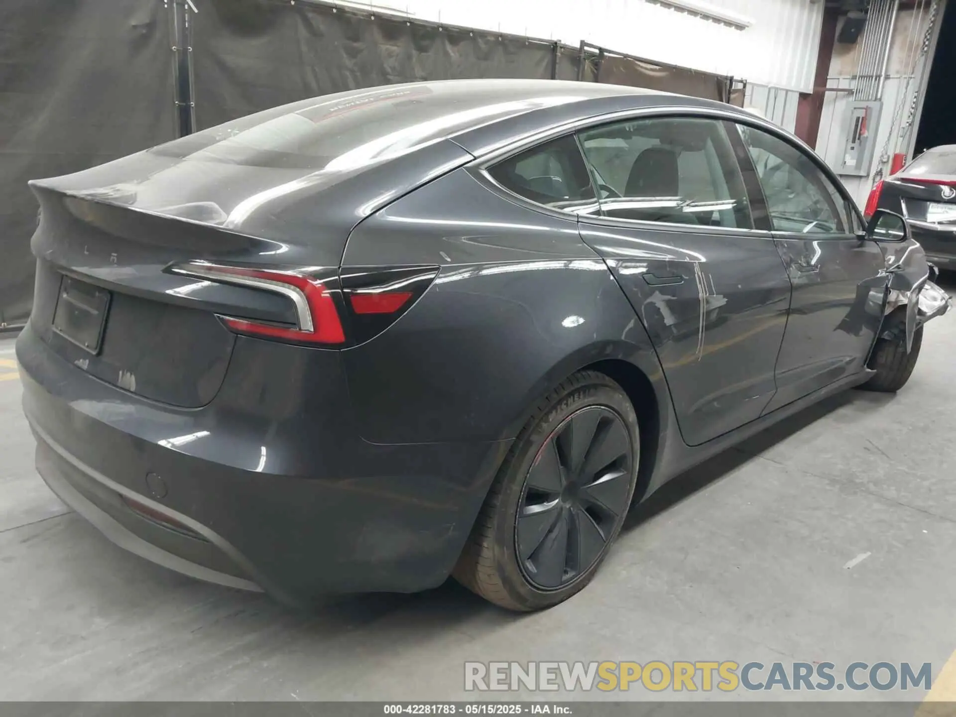 4 Photograph of a damaged car 5YJ3E1EA4SF952168 TESLA MODEL 3 2025
