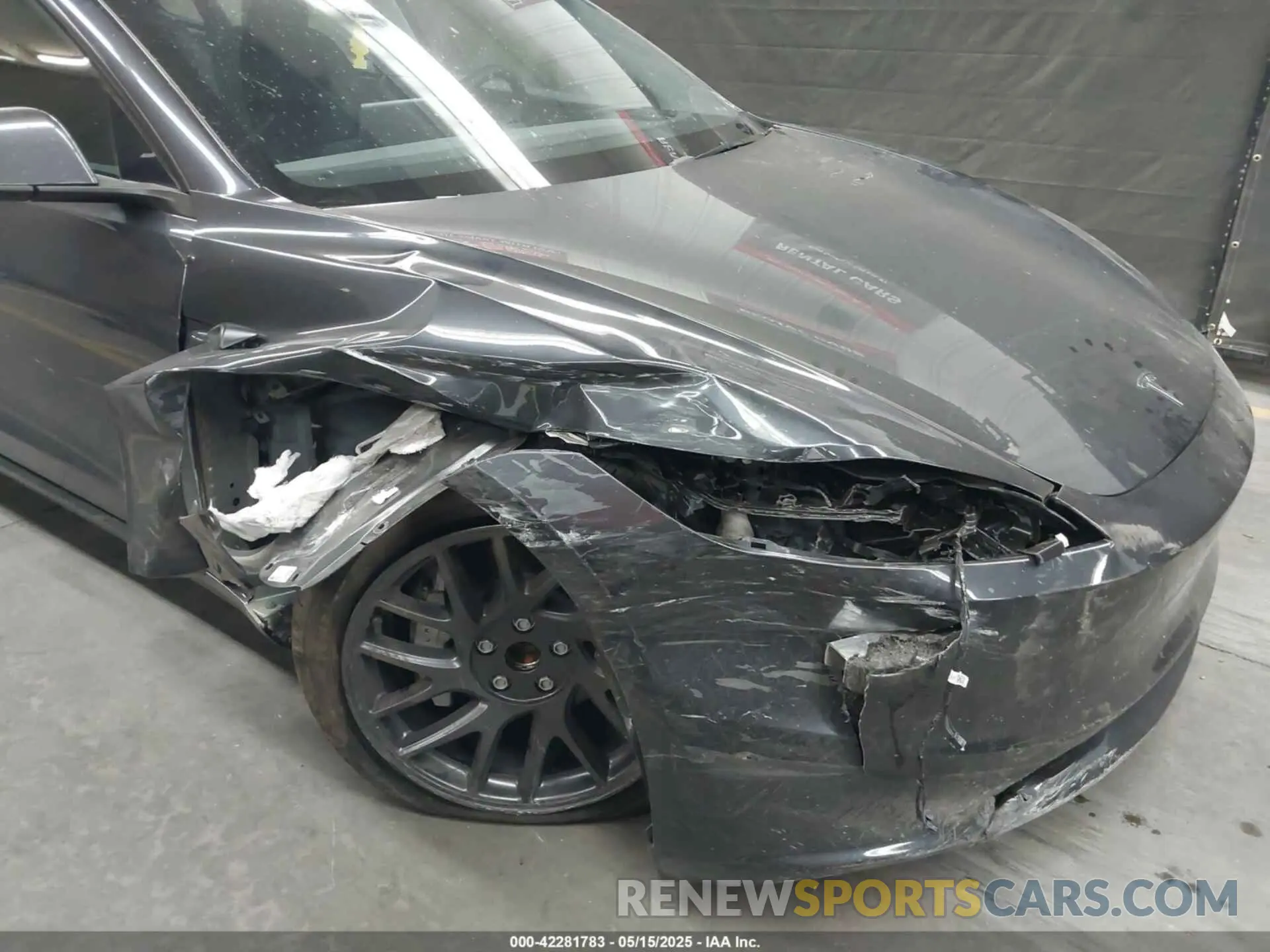 6 Photograph of a damaged car 5YJ3E1EA4SF952168 TESLA MODEL 3 2025