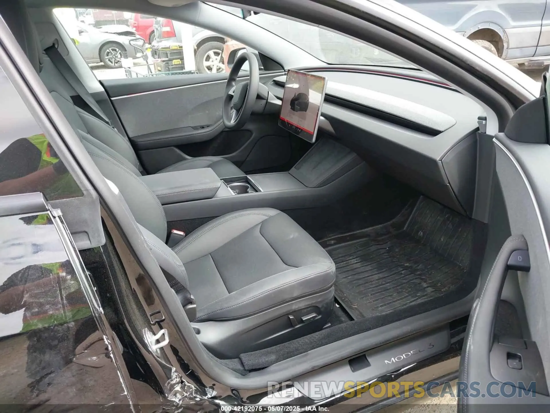 5 Photograph of a damaged car 5YJ3E1EA5SF890411 TESLA MODEL 3 2025