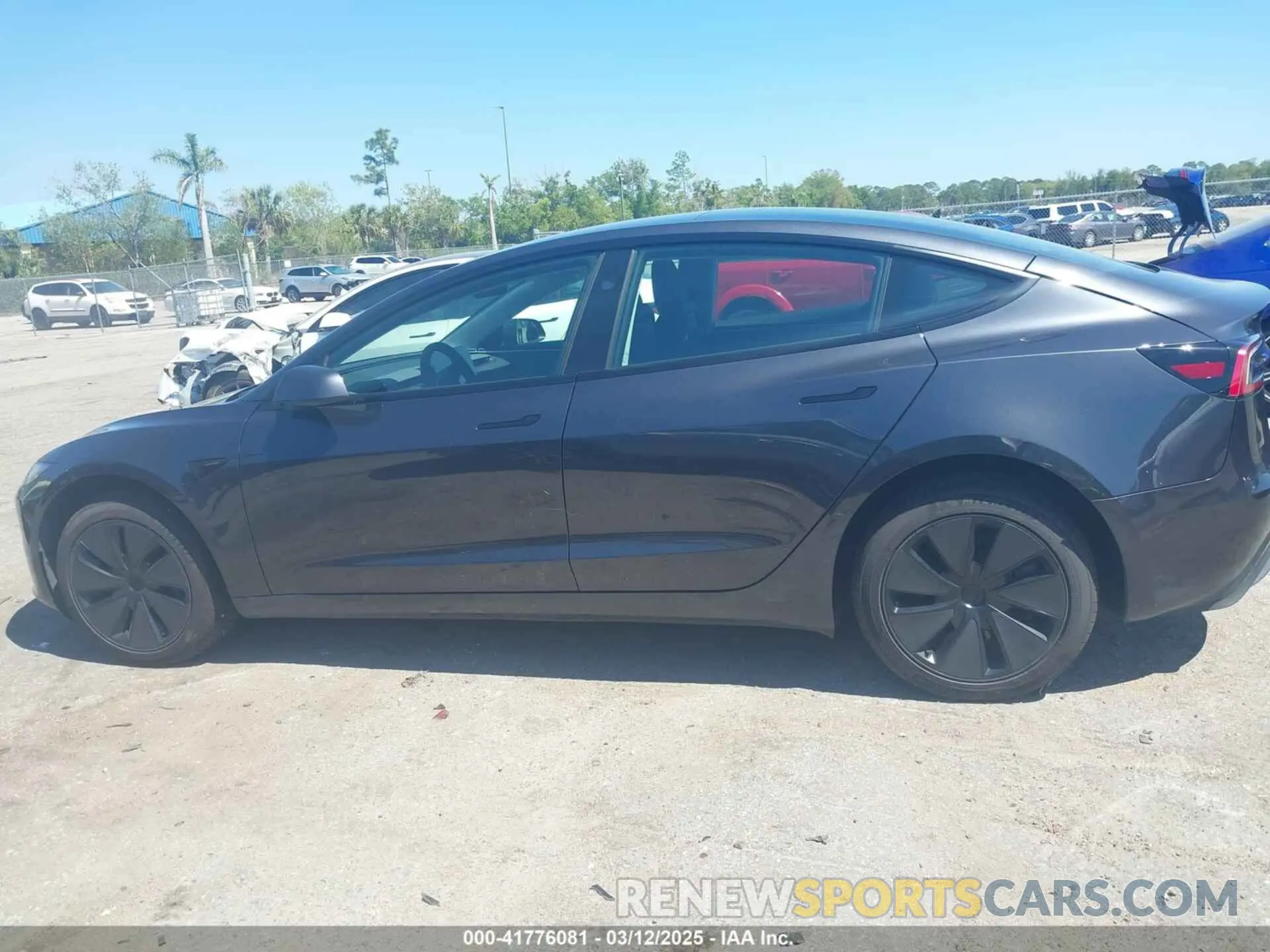 14 Photograph of a damaged car 5YJ3E1EA5SF902847 TESLA MODEL 3 2025